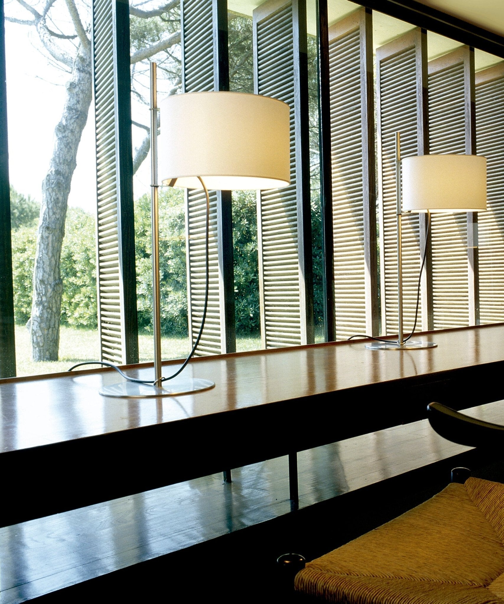 Landon Minimalist Table Lamp - Blowlighting