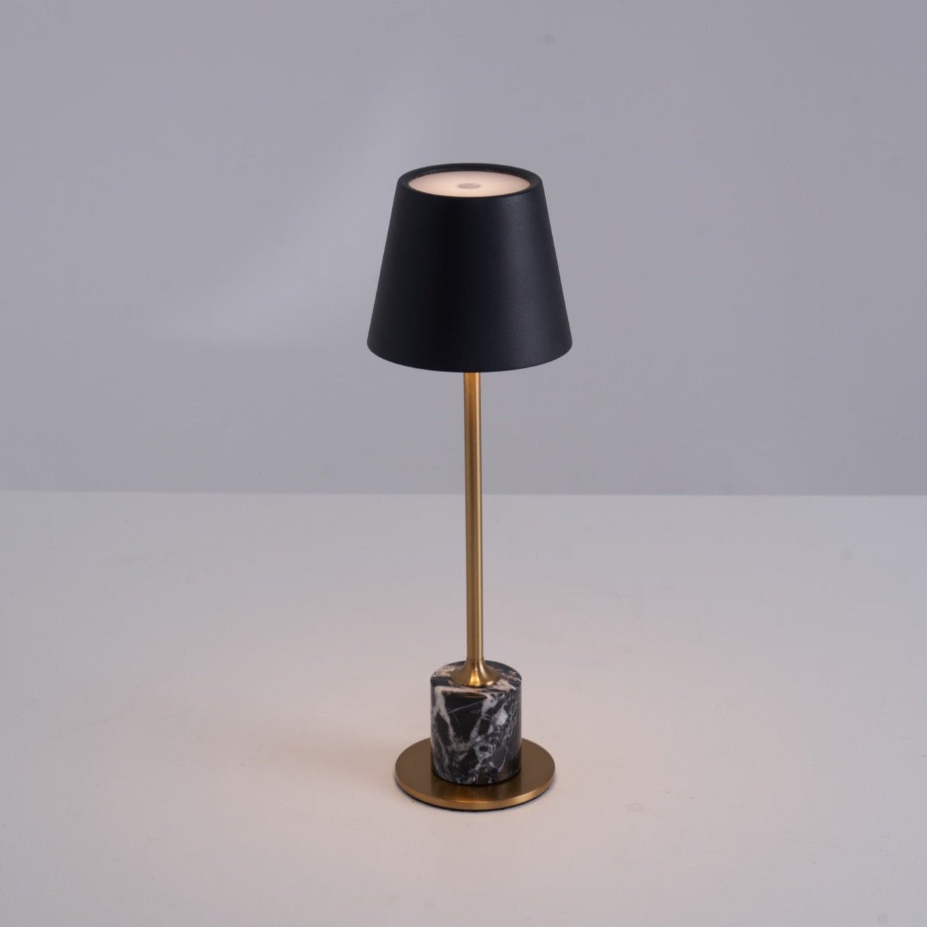 Lirio Mini Marble Table Lamp - Blowlighting