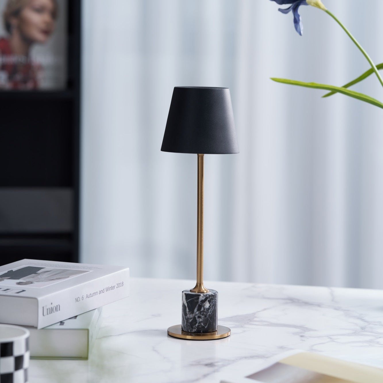 Lirio Mini Marble Table Lamp - Blowlighting