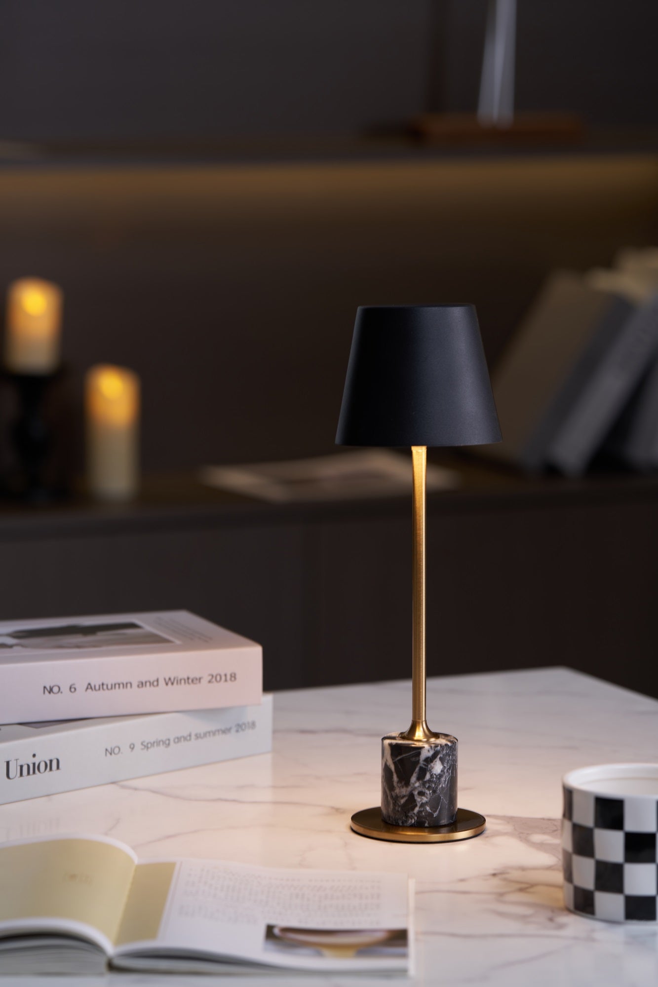 Lirio Mini Marble Table Lamp - Blowlighting