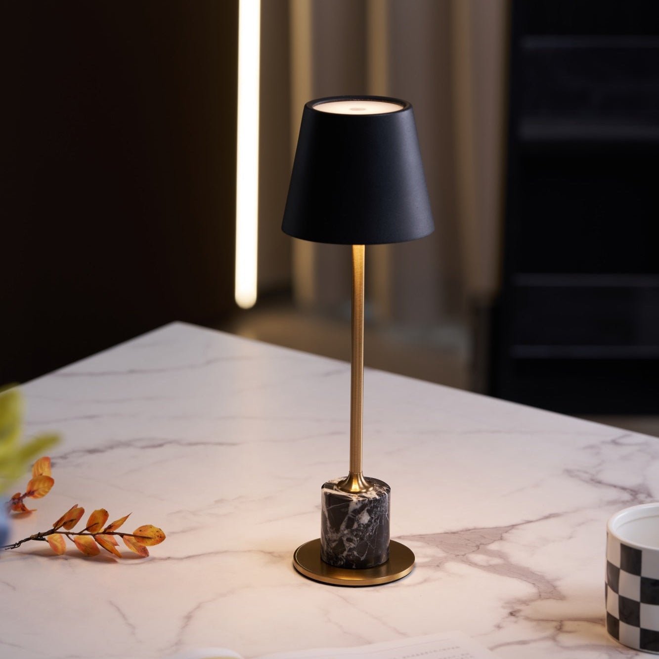 Lirio Mini Marble Table Lamp - Blowlighting