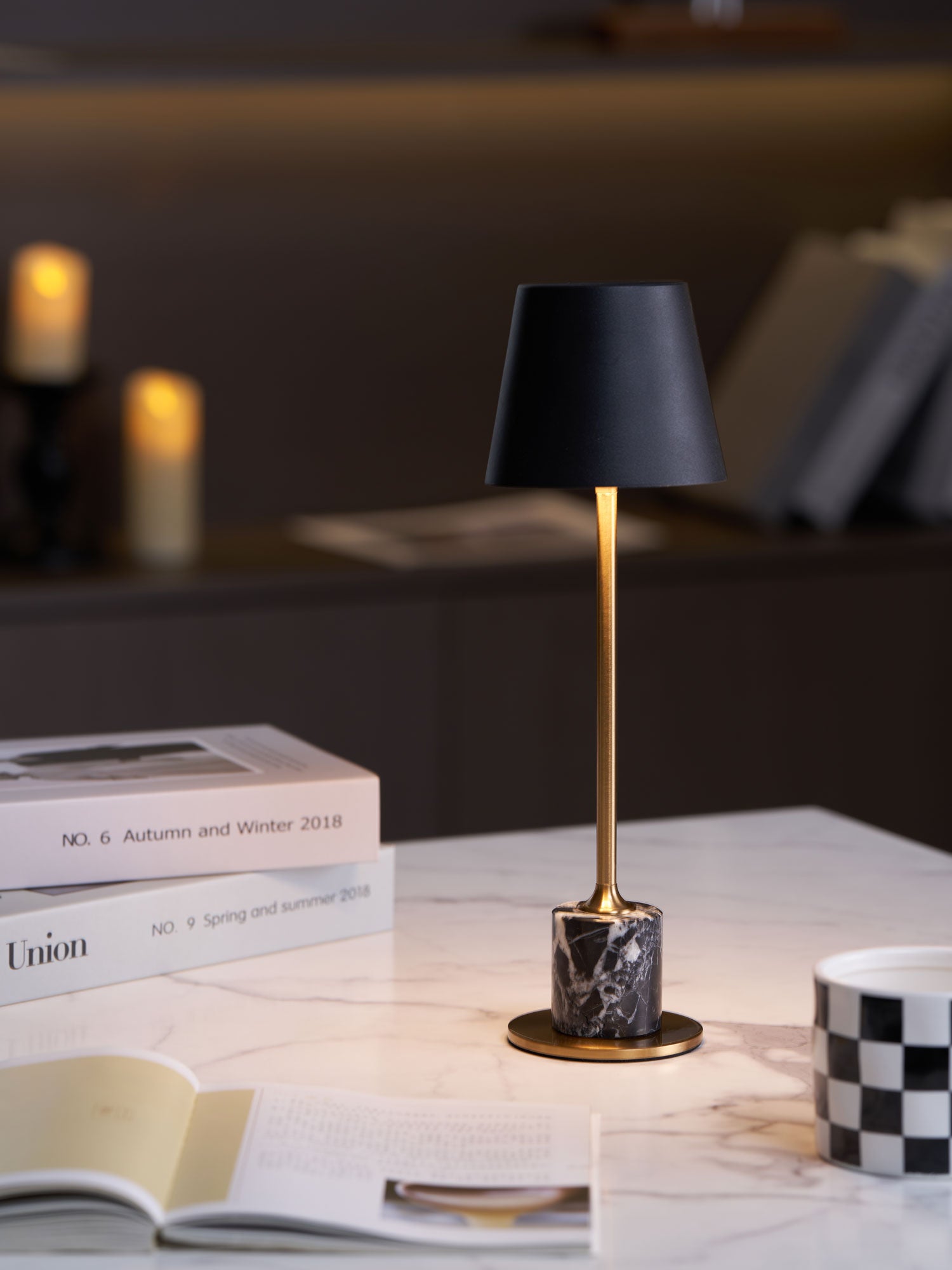 Lirio Mini Marble Table Lamp - Blowlighting