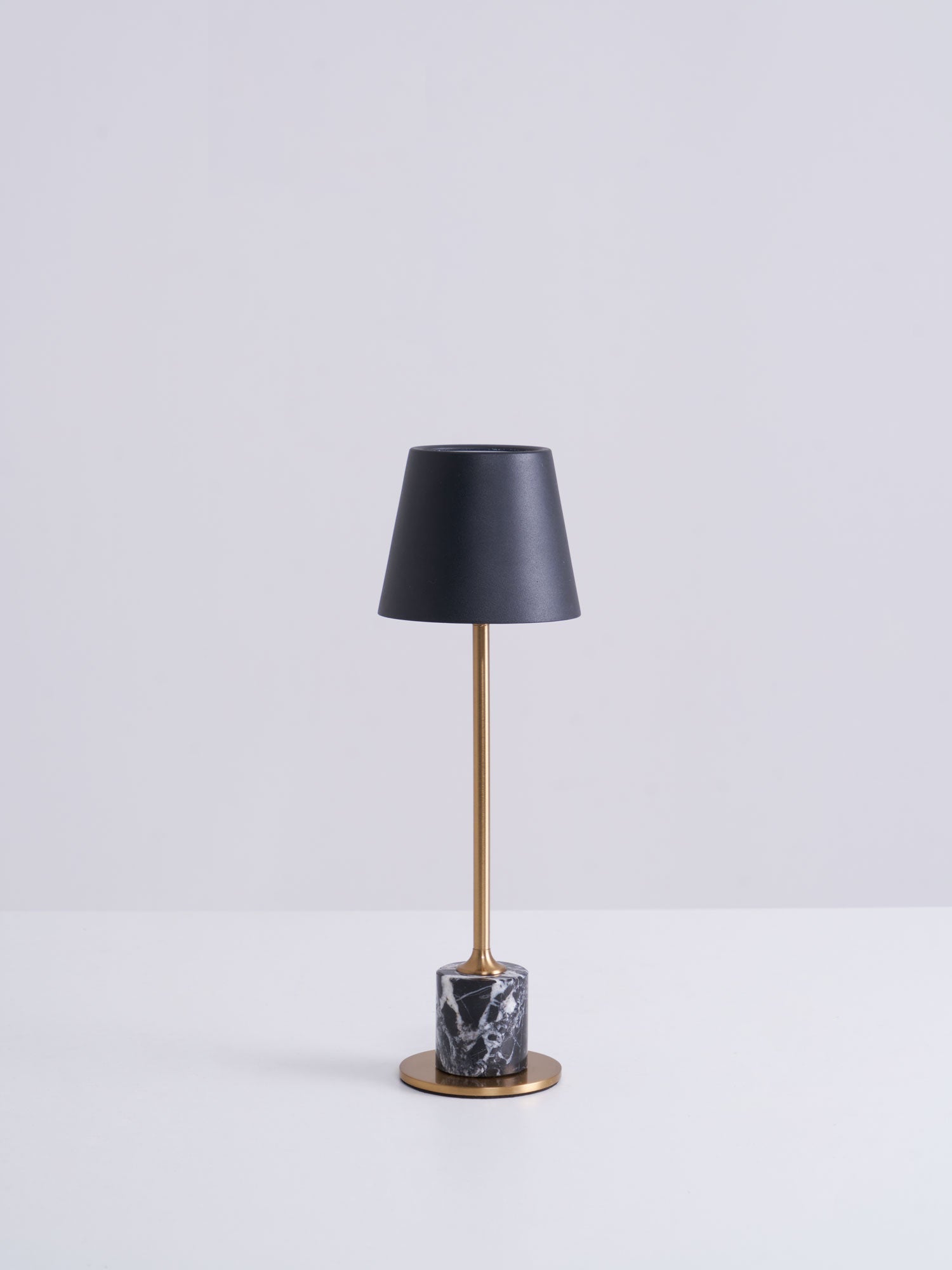 Lirio Mini Marble Table Lamp - Blowlighting