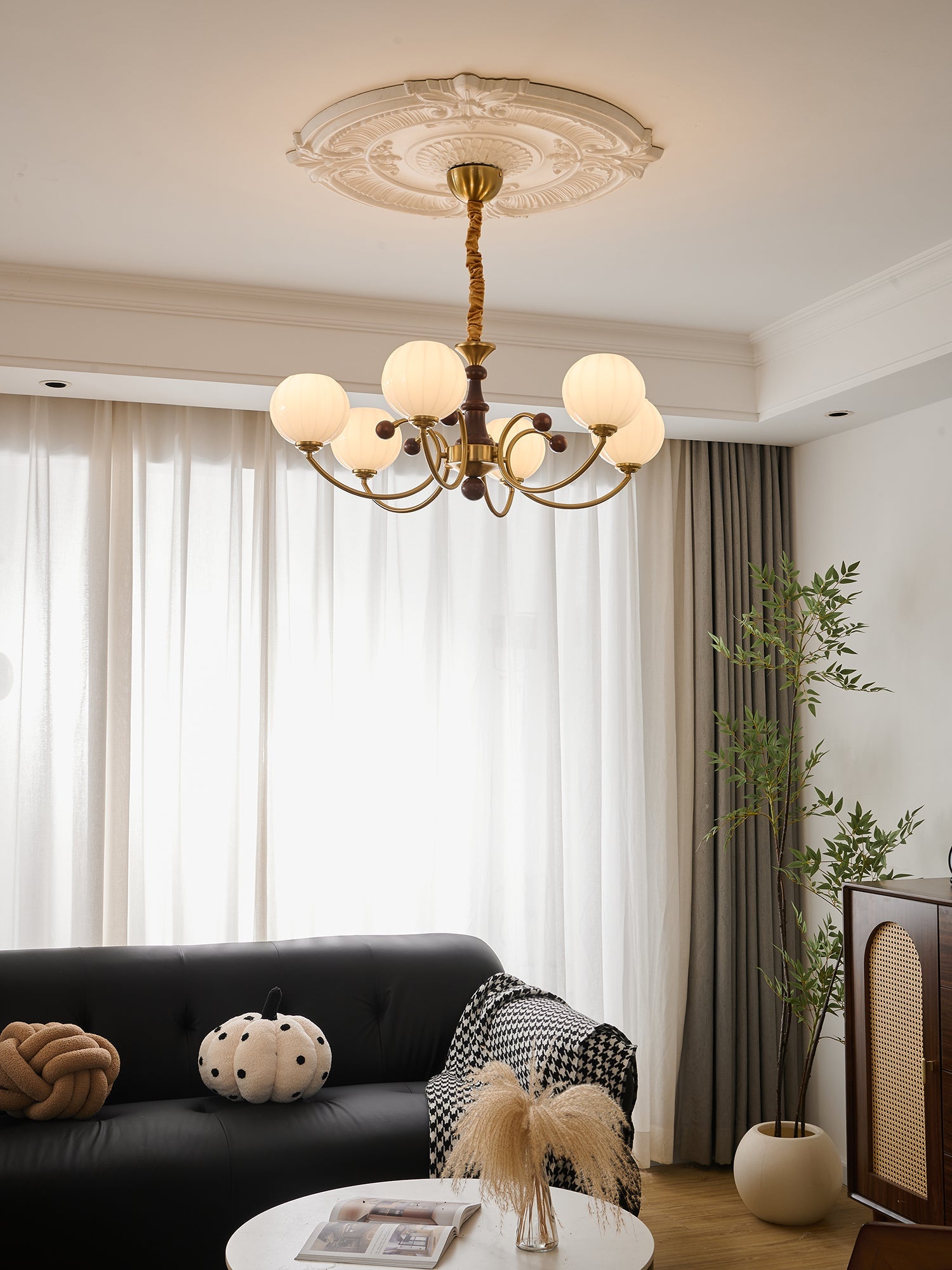 Livia Chandelier - Blowlighting