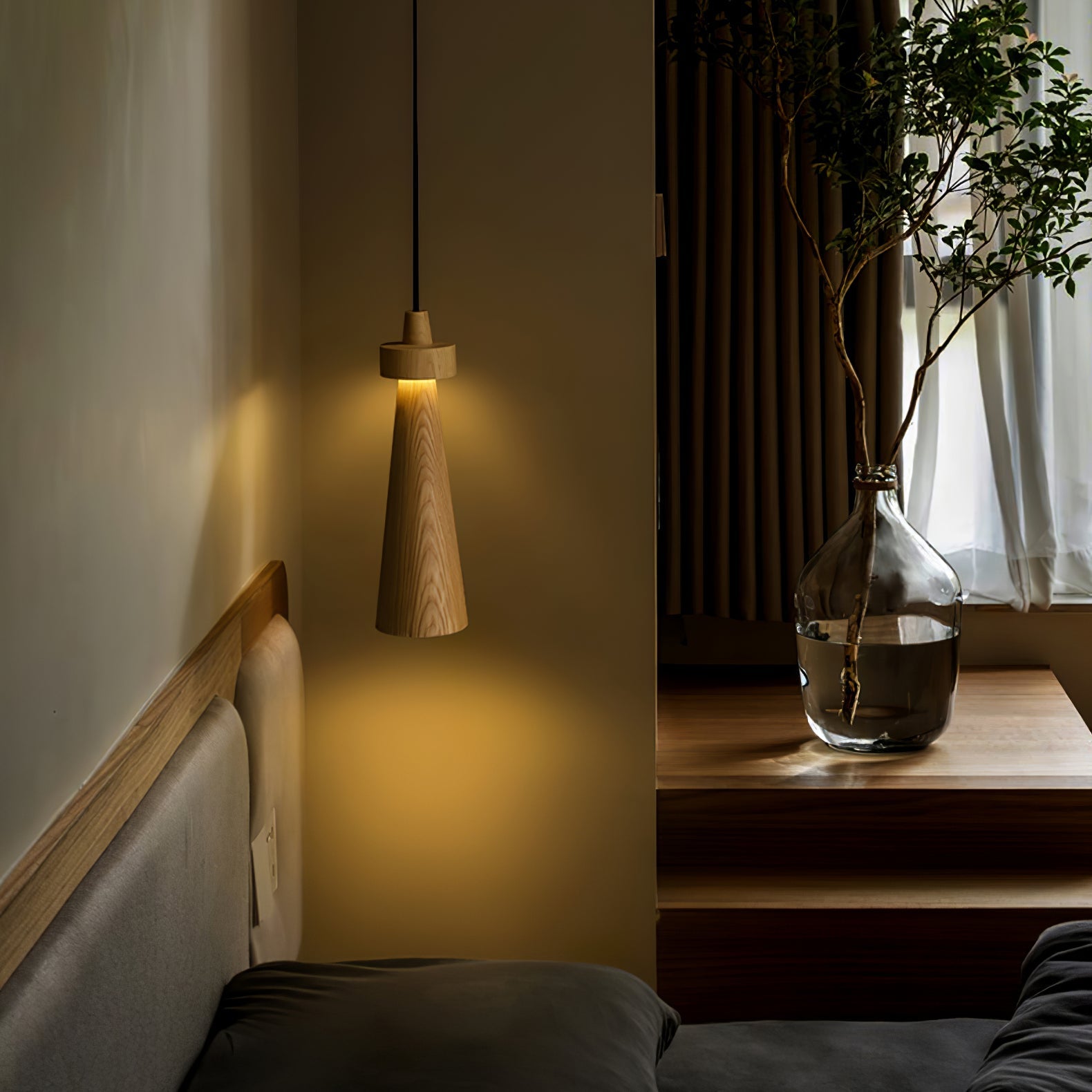 Loma Pendant Light - Blowlighting