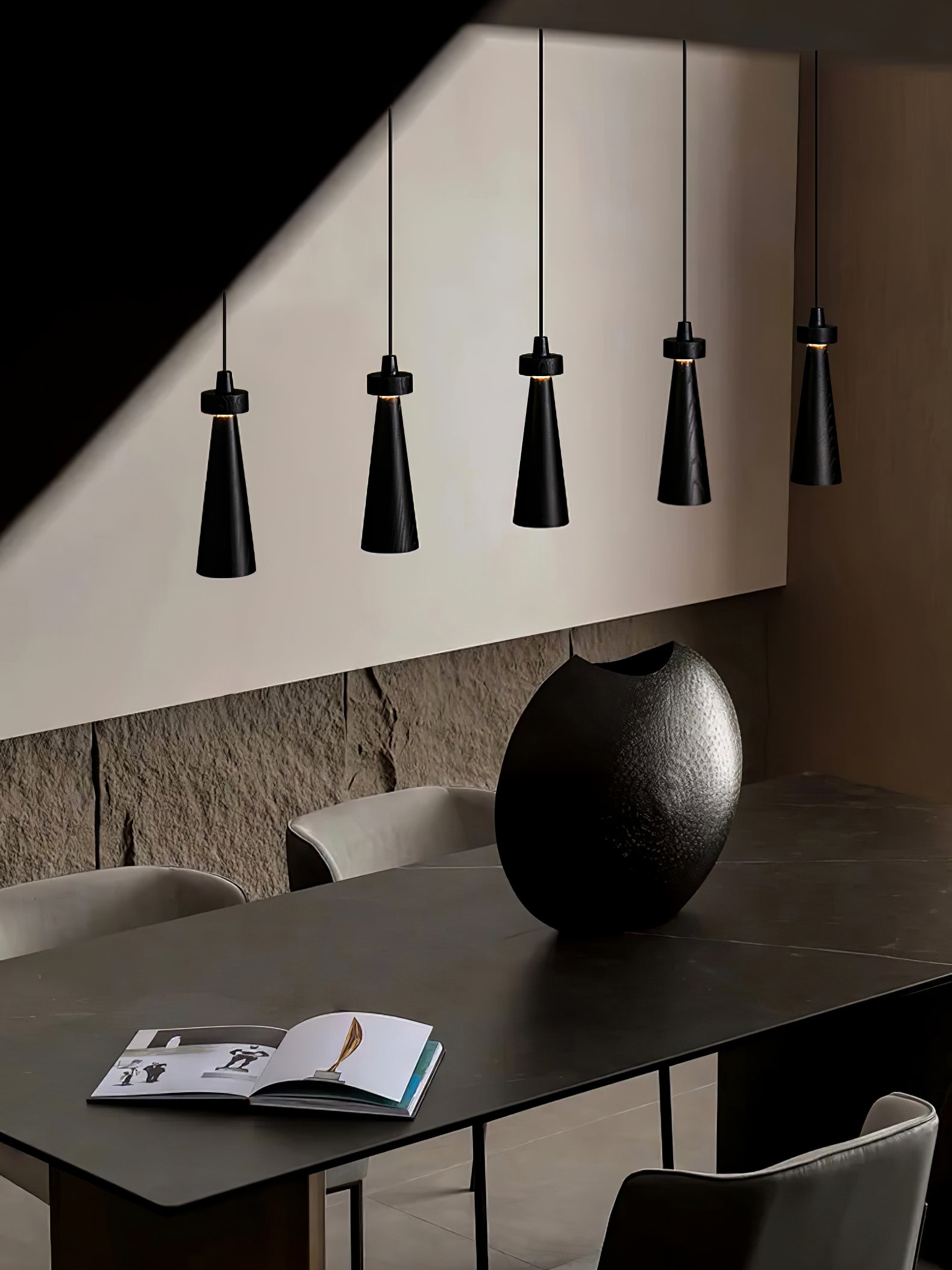 Loma Pendant Light - Blowlighting