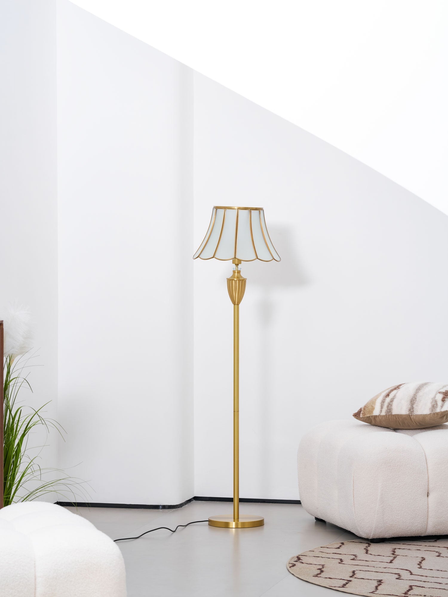 Lucia Floor Lamp - Blowlighting
