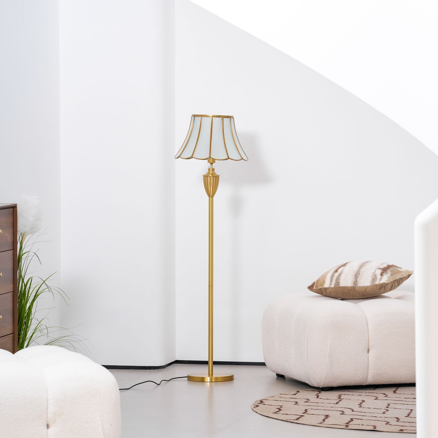 Lucia Floor Lamp - Blowlighting
