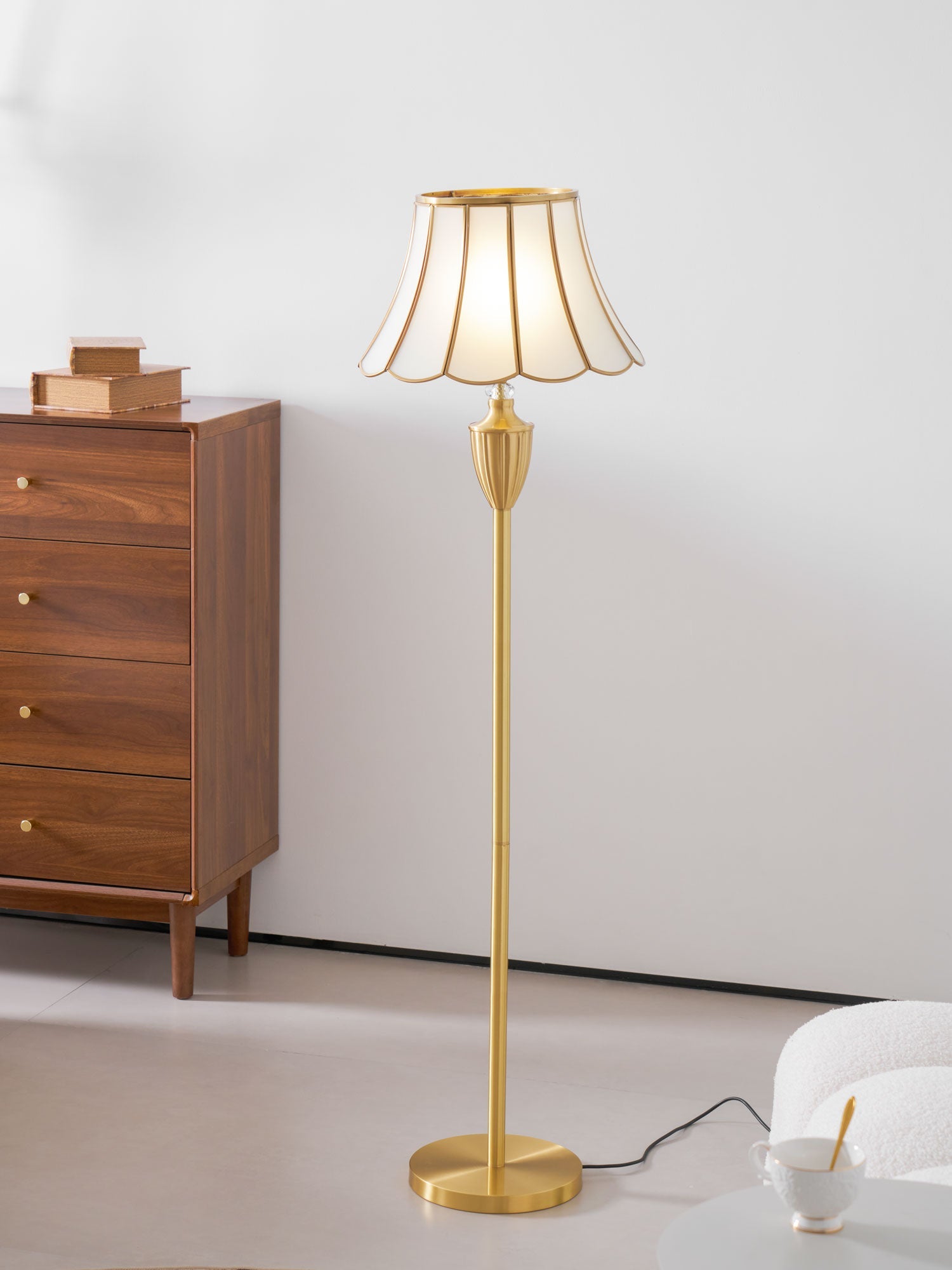 Lucia Floor Lamp - Blowlighting
