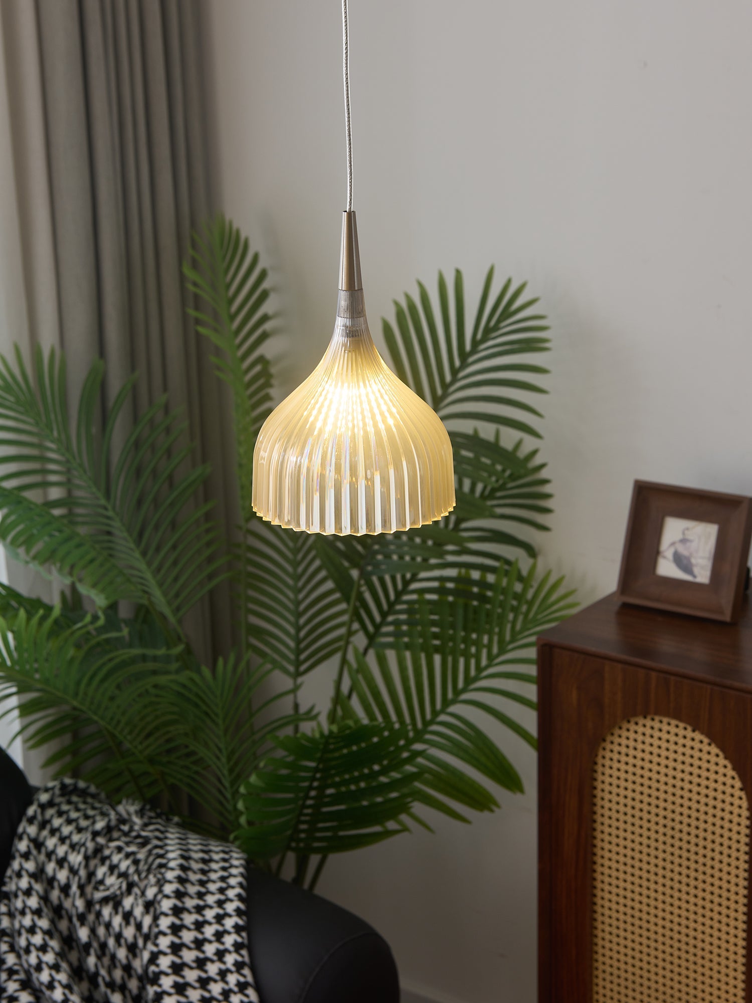 Lucina Pendant Lamp - Blowlighting