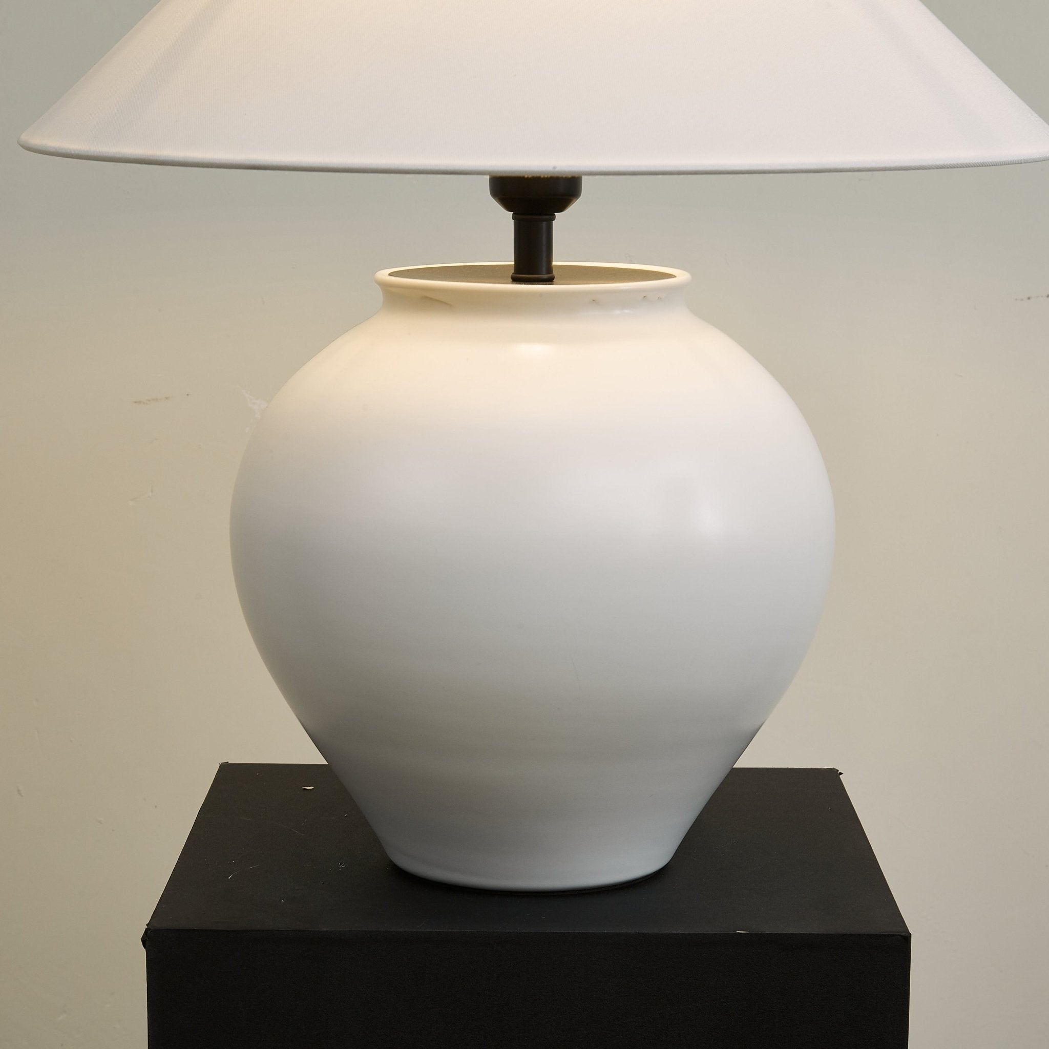 Luma Ceramic Table Lamp - Blowlighting