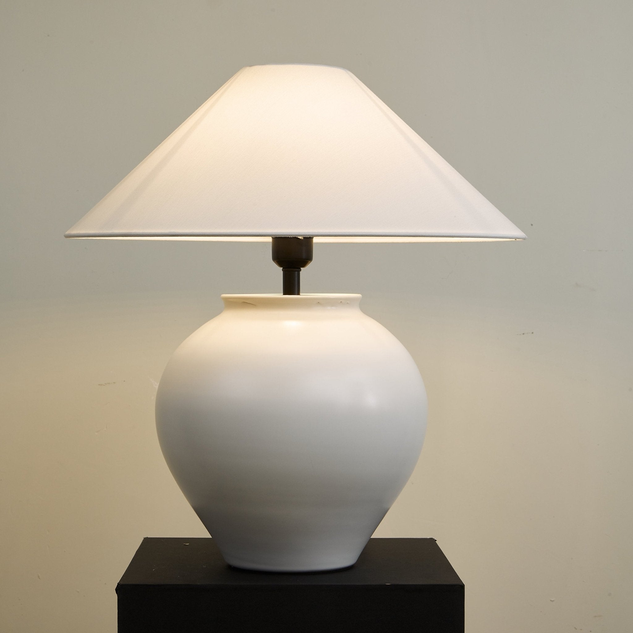 Luma Ceramic Table Lamp - Blowlighting
