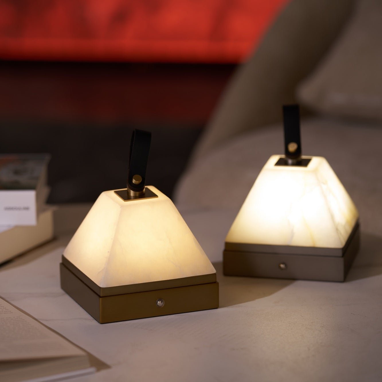 Pyramidale Alabaster Table Lamp with Leather Handle - Blowlighting