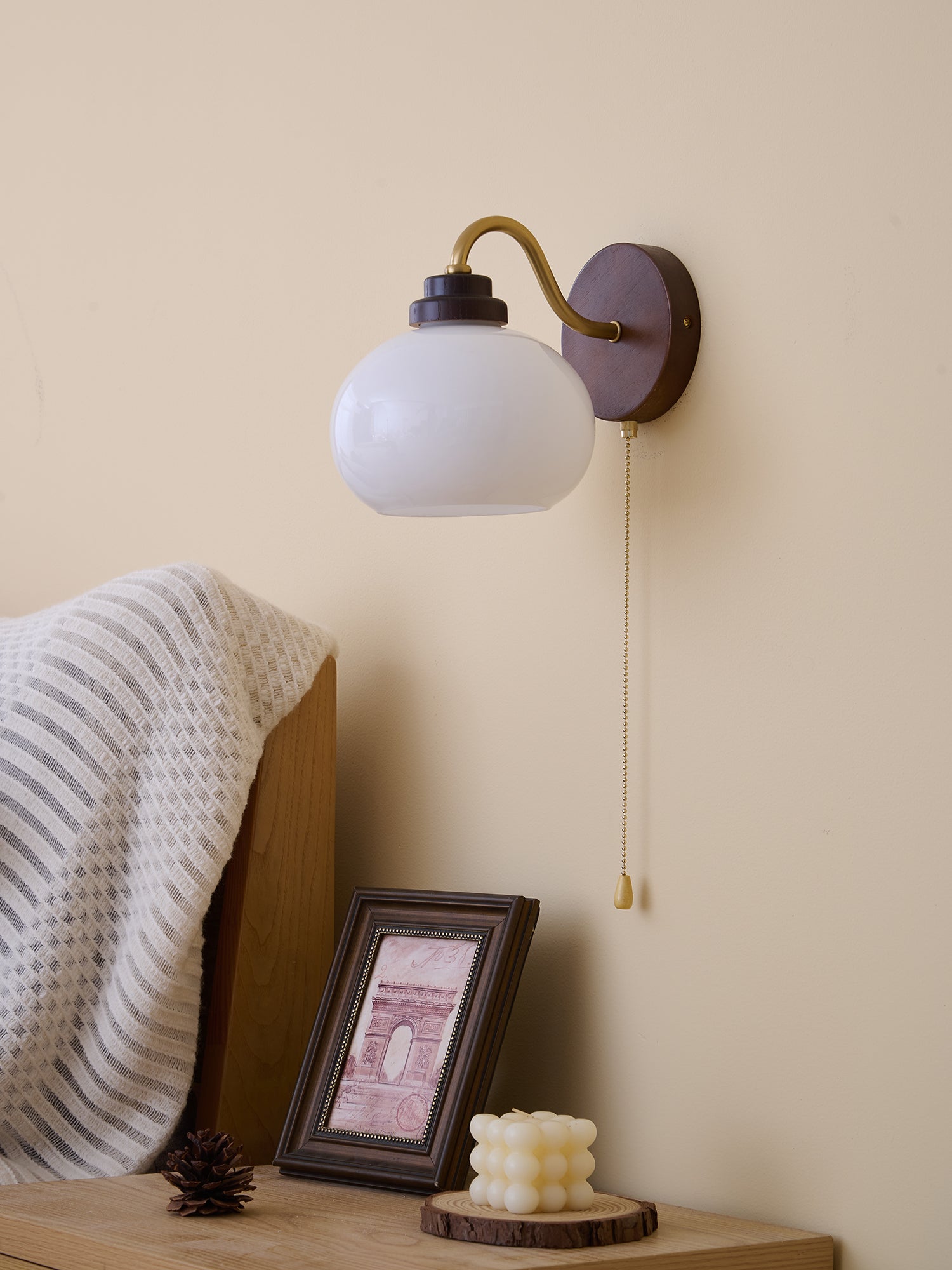 Lumea Crest Wall Lamp - Blowlighting