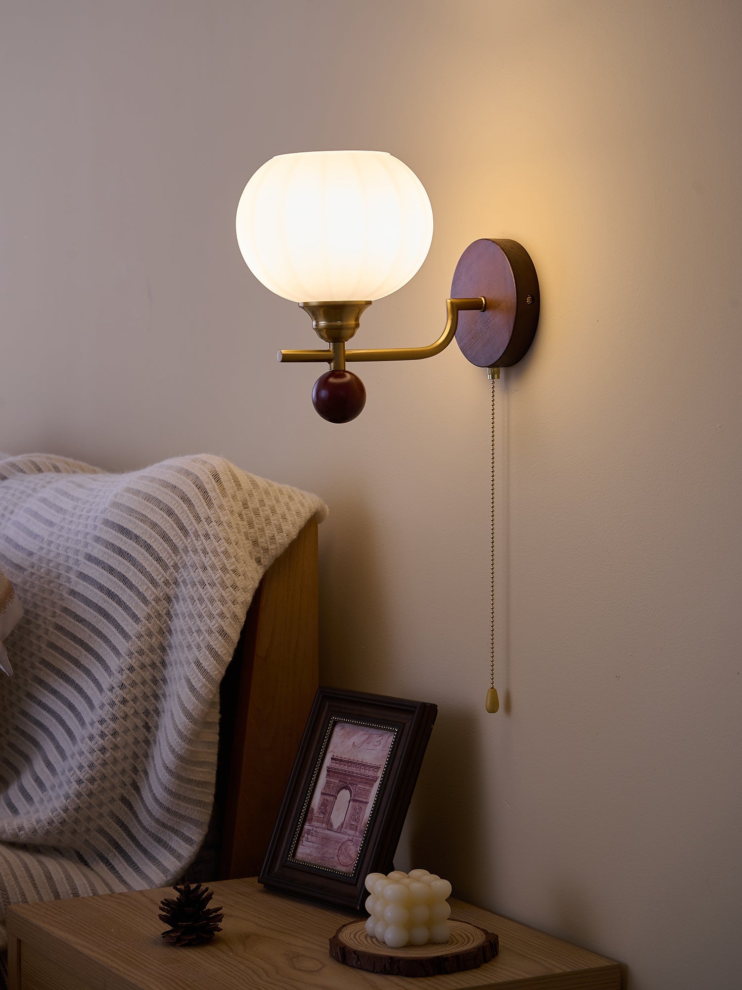Lumea Crest Wall Lamp - Blowlighting
