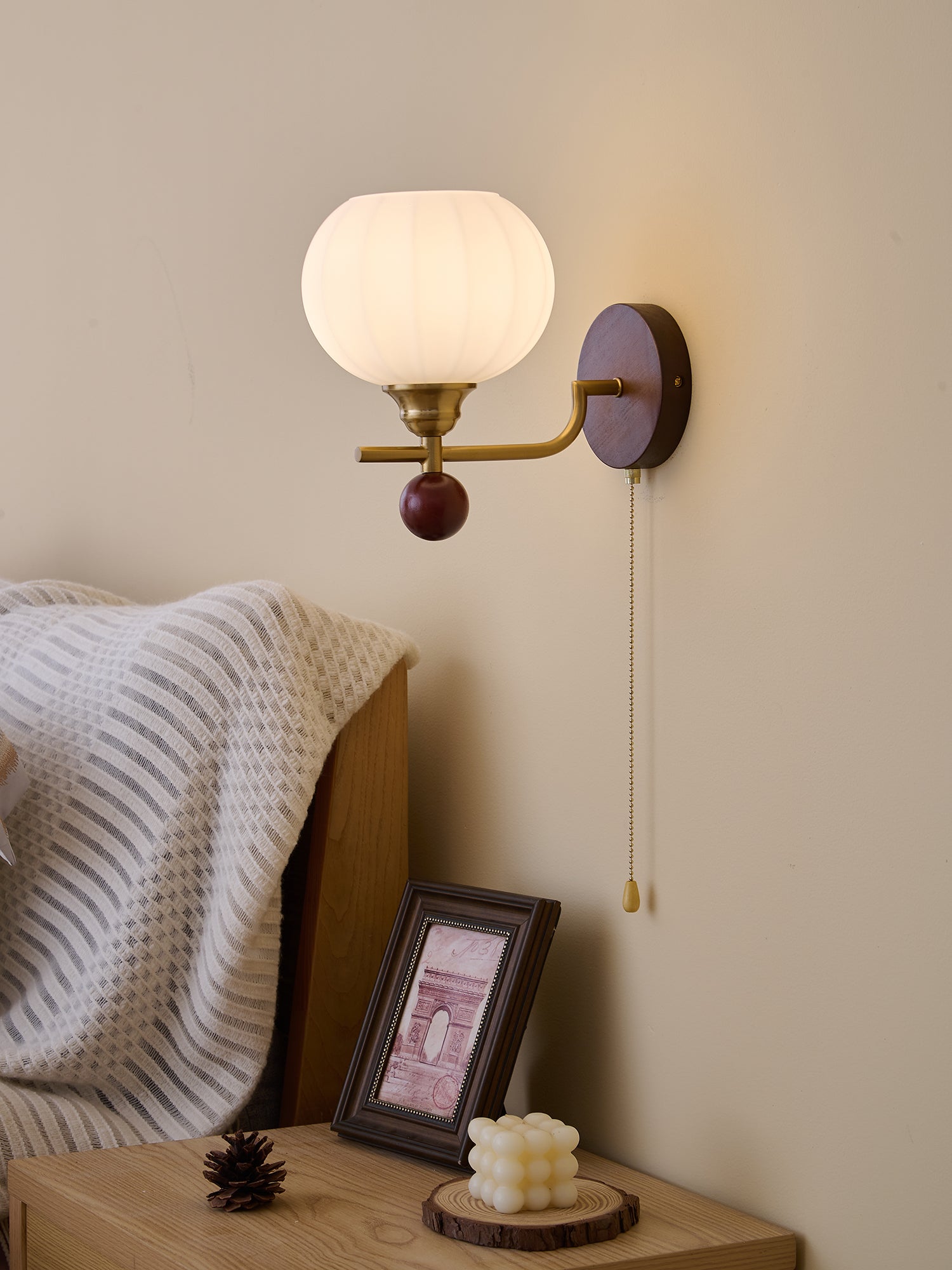 Lumea Crest Wall Lamp - Blowlighting