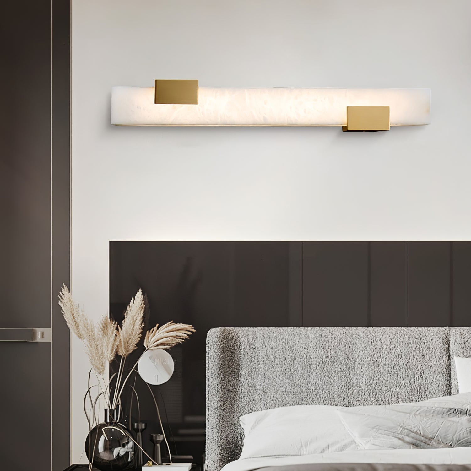 Eos Linear Alabaster Wall Light - Blowlighting