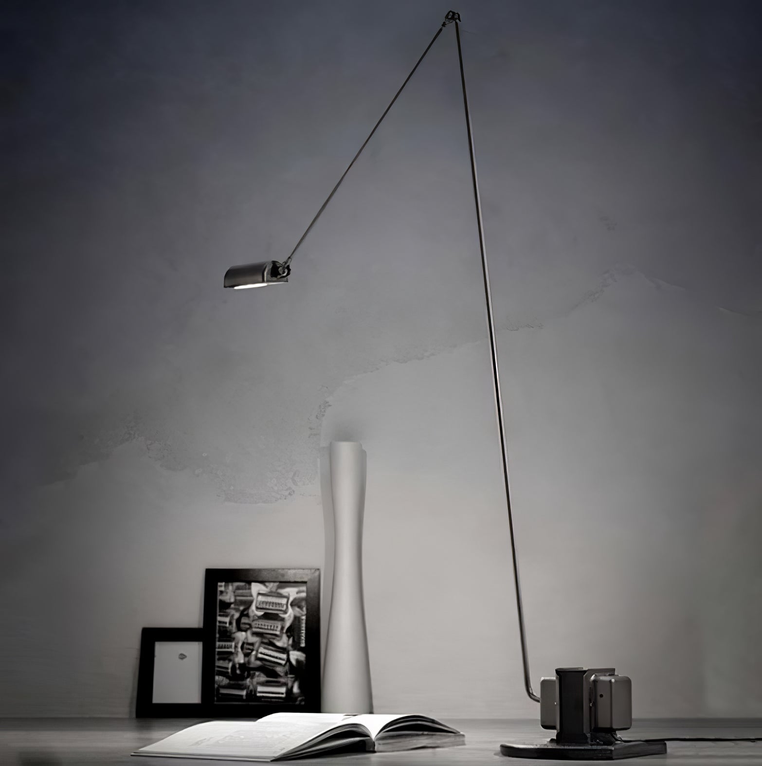 Dynamo Table Lamp - Blowlighting