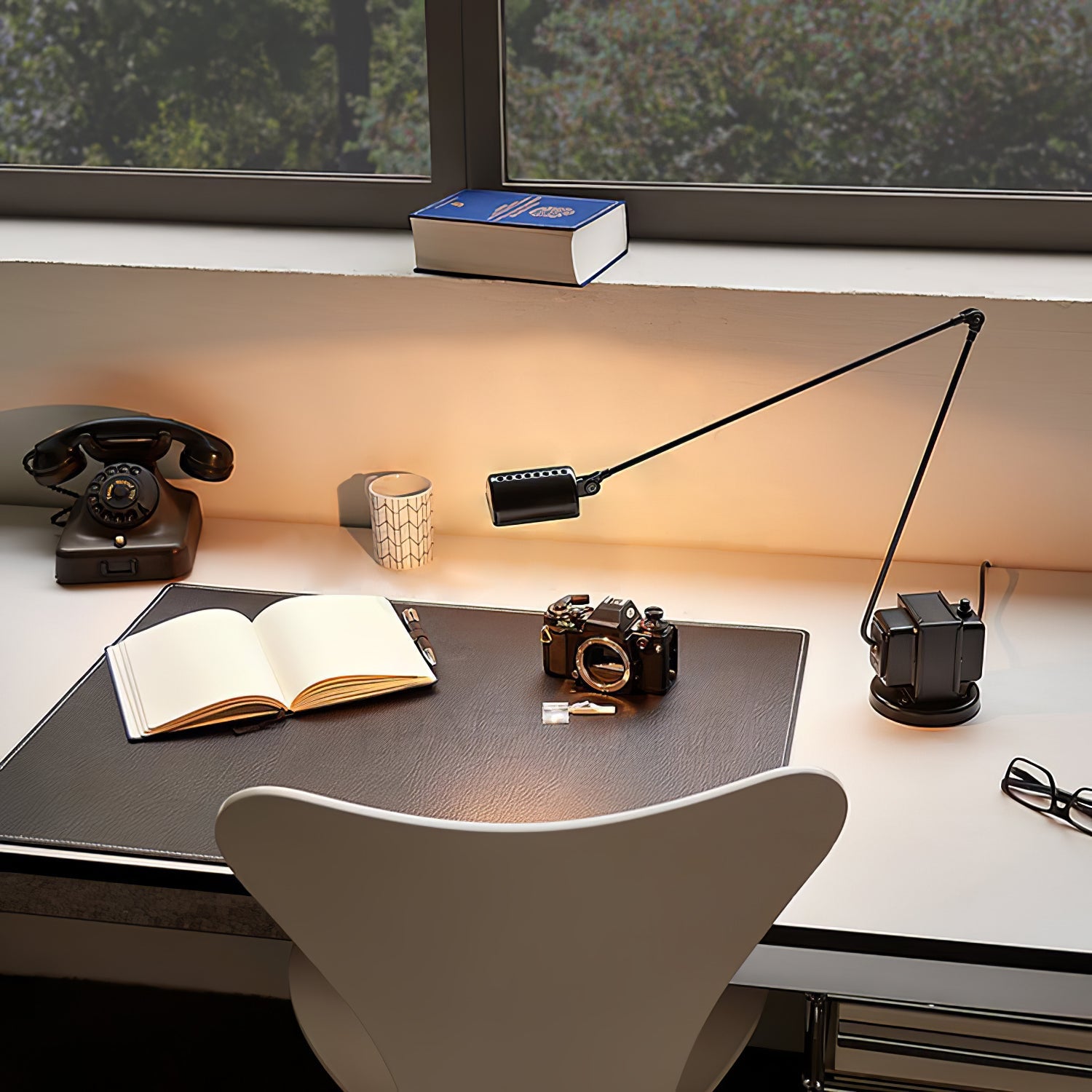 Dynamo Table Lamp - Blowlighting