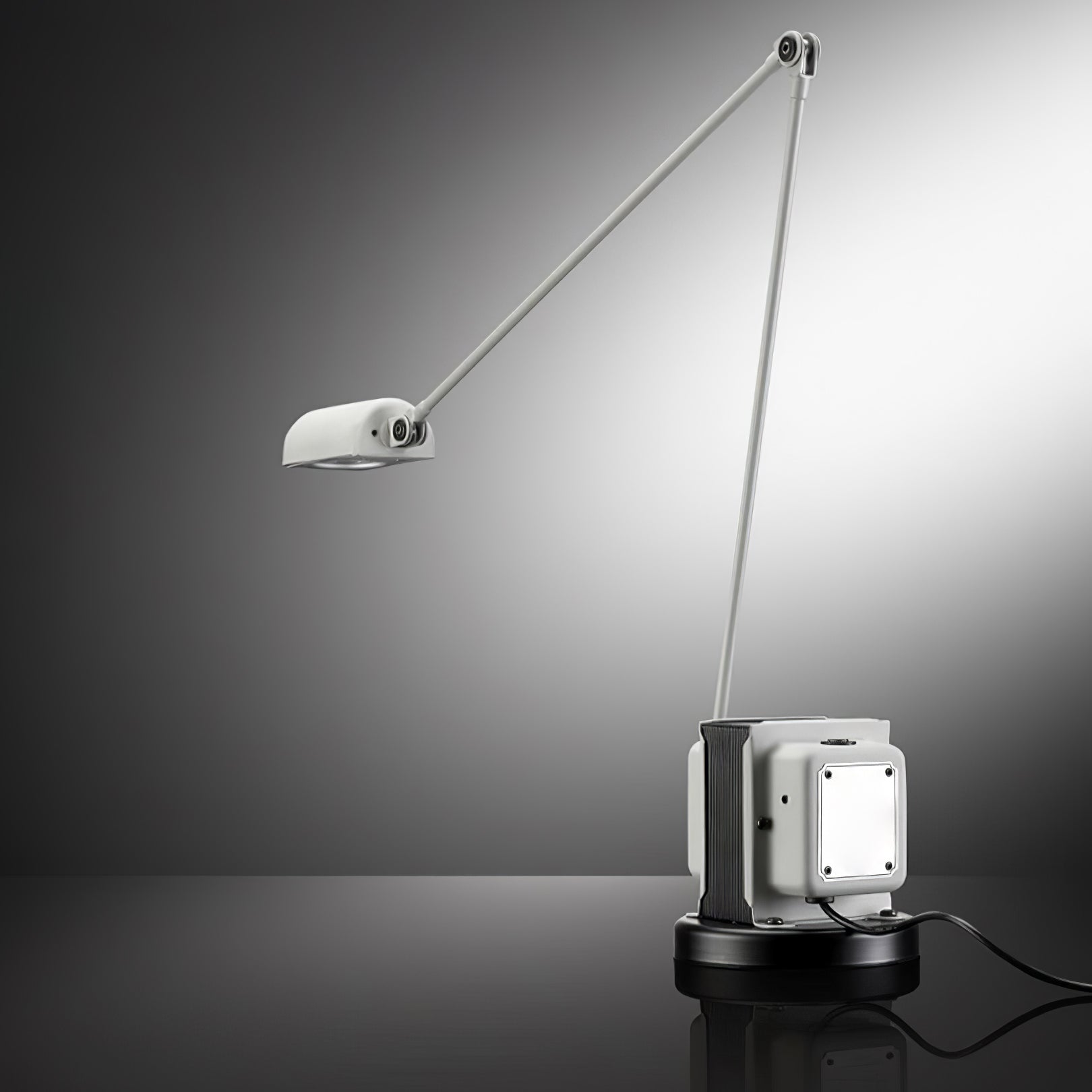 Dynamo Table Lamp - Blowlighting