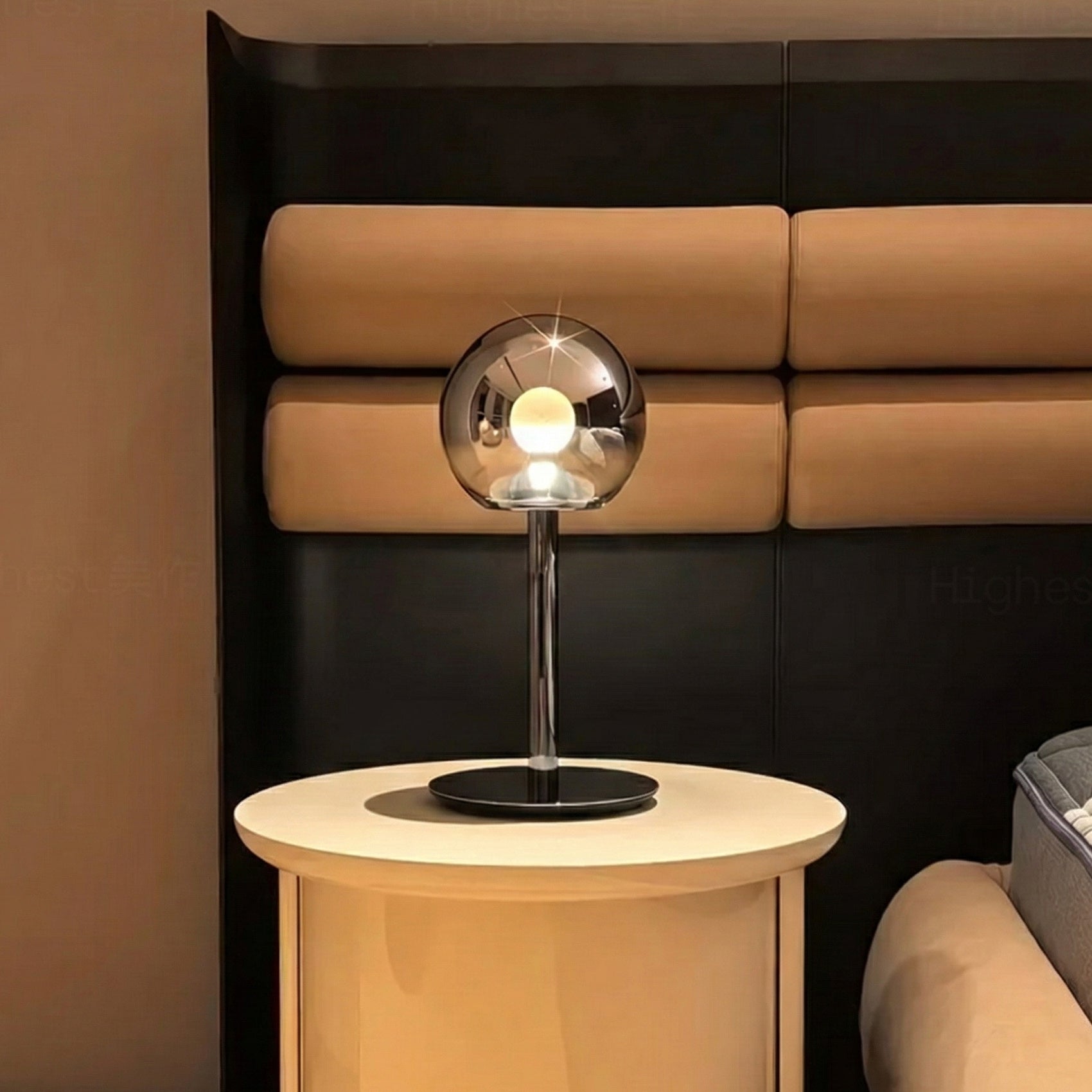 Luna Modern Aluminum Table Light