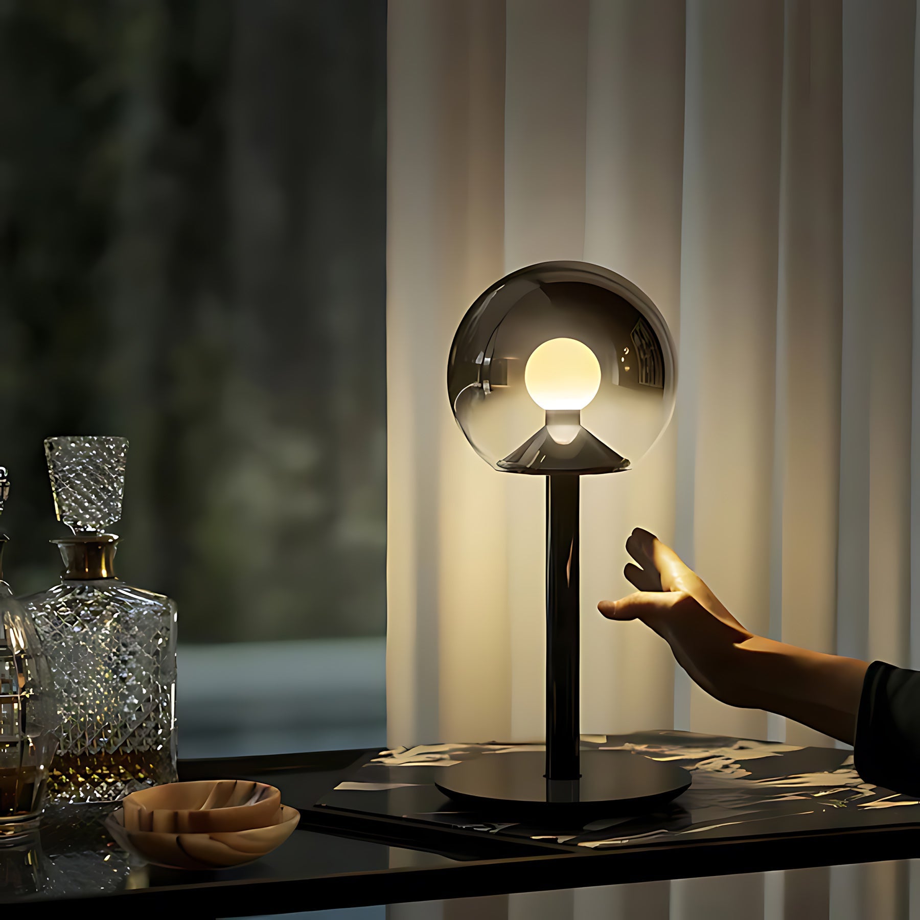 Luna Modern Aluminum Table Light