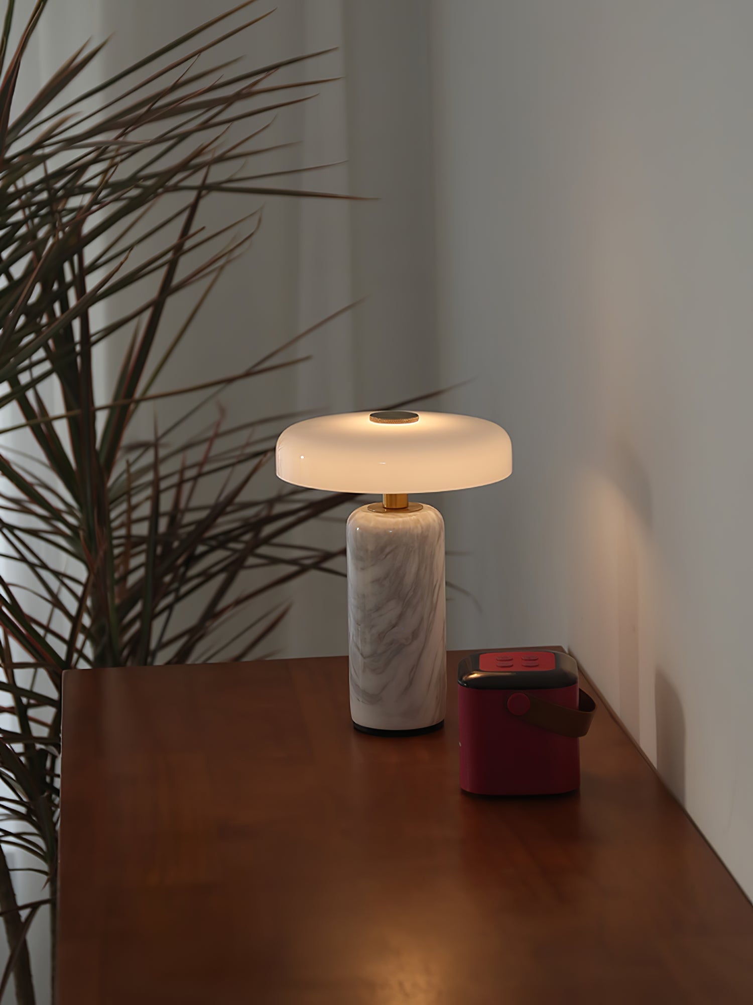 Lunara Marble Table Lamp - Blowlighting