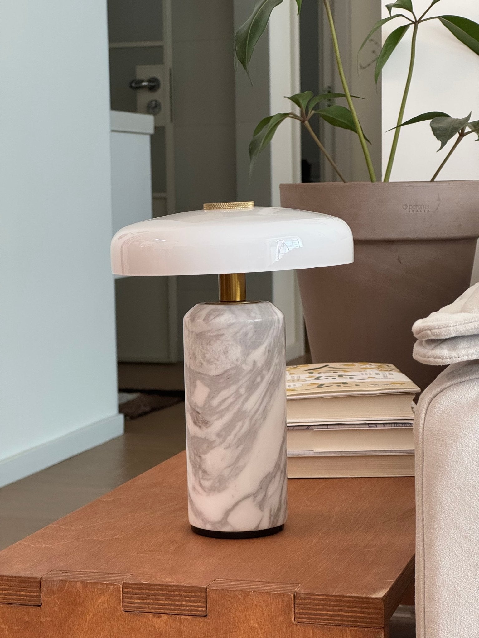 Lunara Marble Table Lamp - Blowlighting