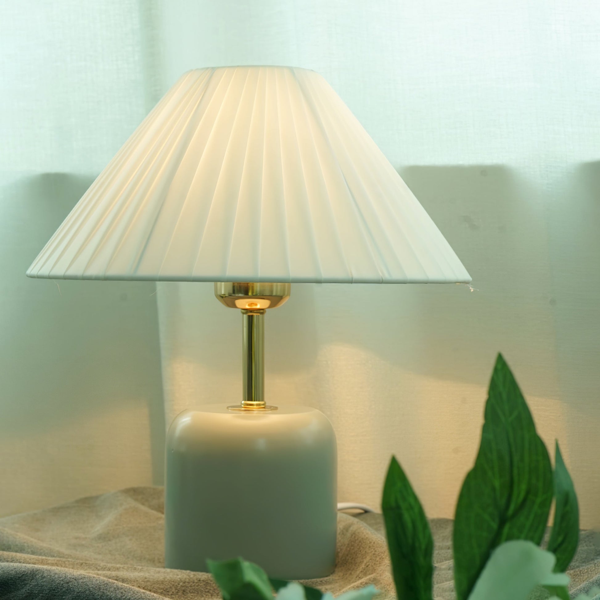 Lunitidal Table Lamp - Blowlighting