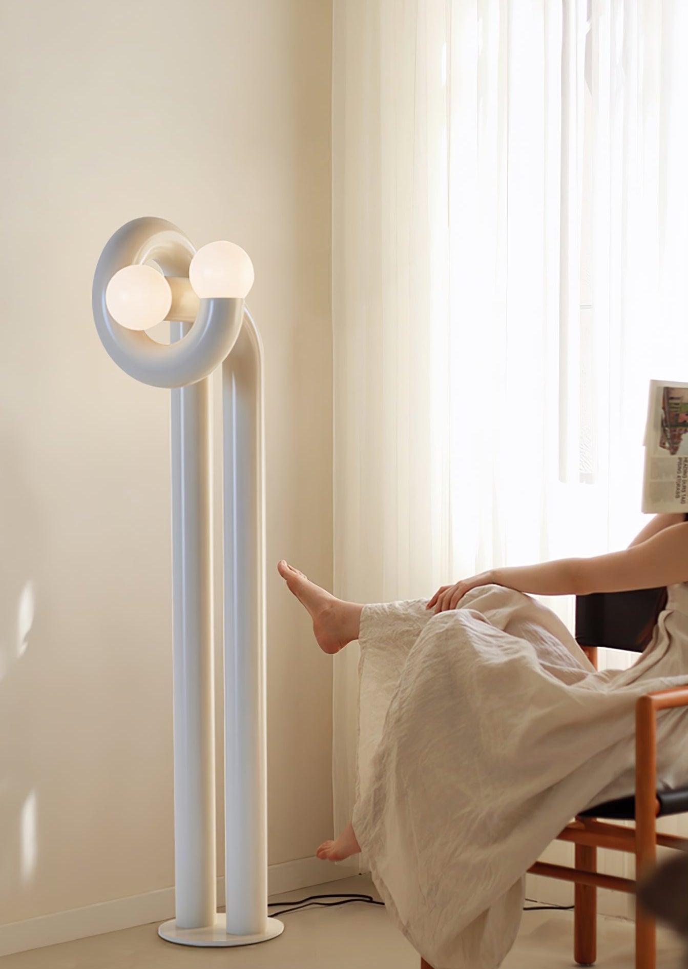 Arraeila Sculptural Metal Floor Lamp - Blowlighting