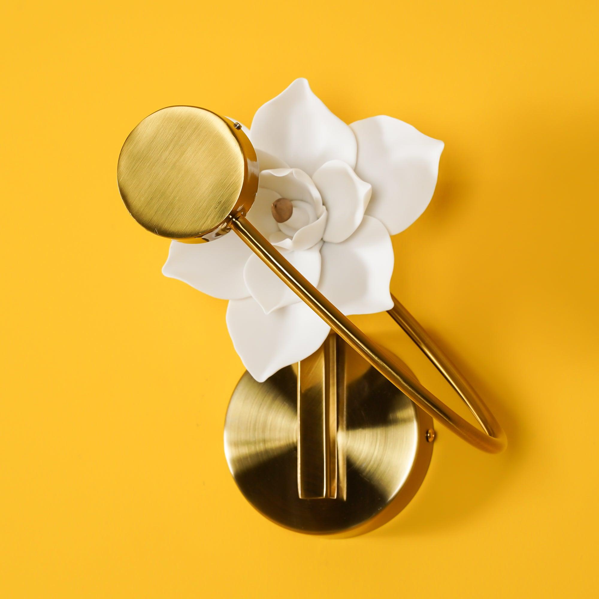 Lure Sconce - Blowlighting