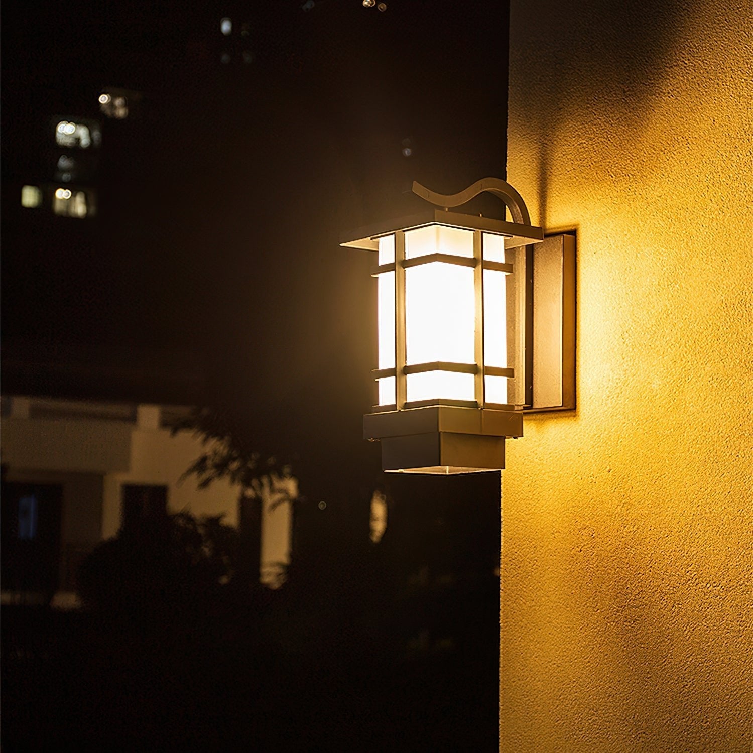Madison Lantern Outdoor Wall Lamp - Blowlighting