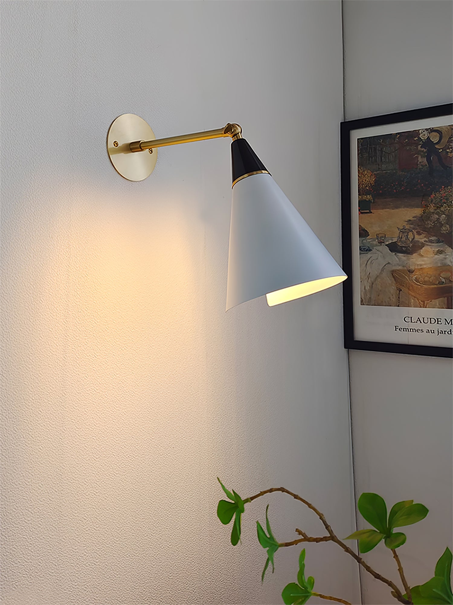 Petite Magari Wall Lamp - Blowlighting