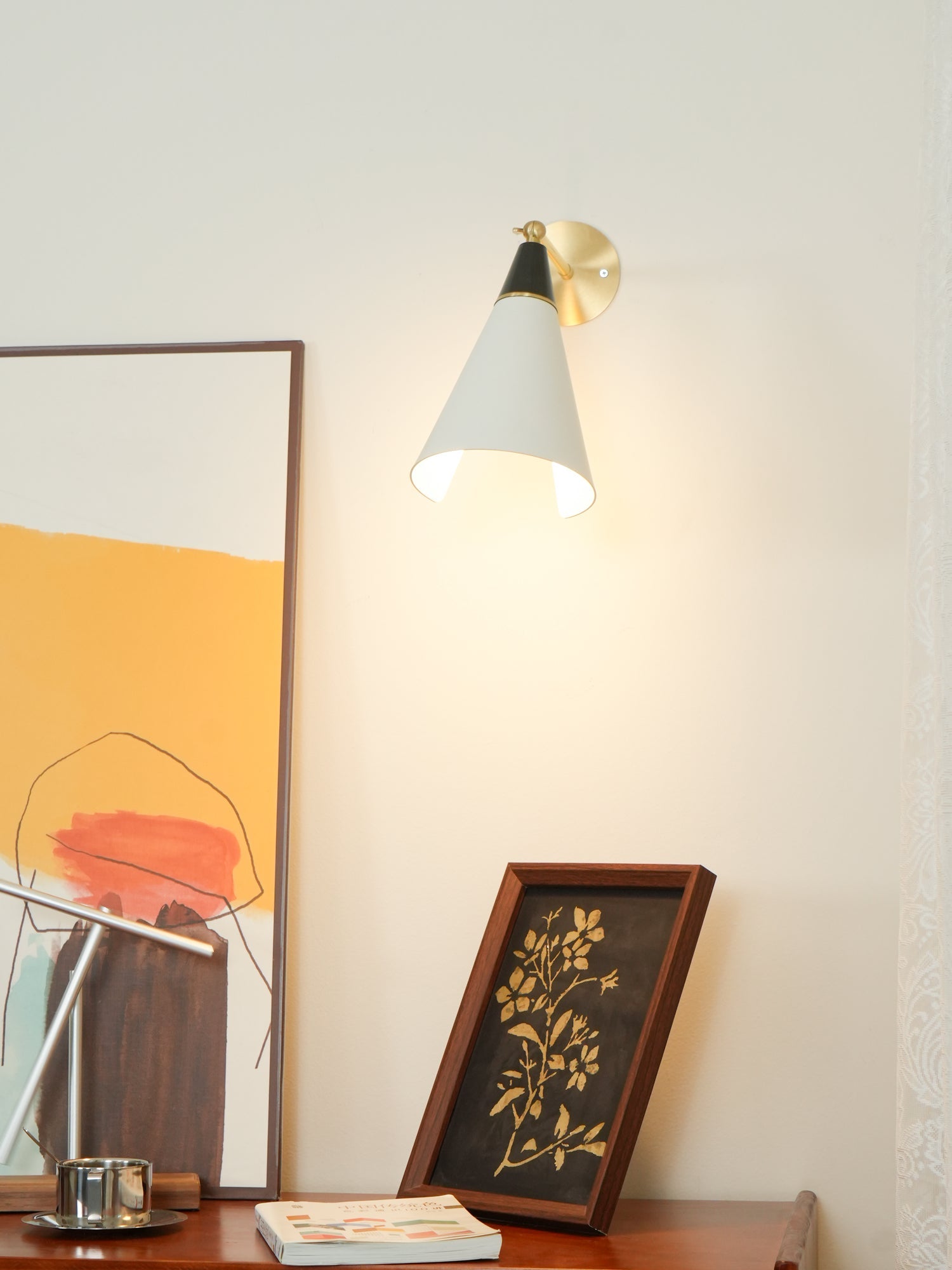 Petite Magari Wall Lamp - Blowlighting