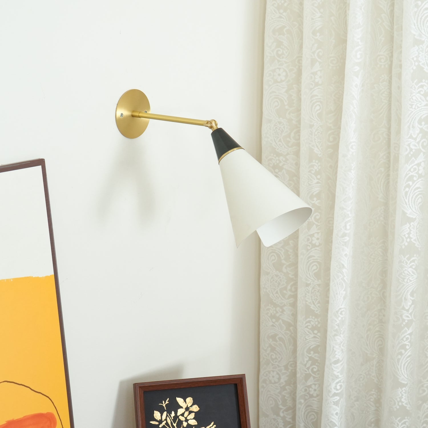 Petite Magari Wall Lamp - Blowlighting