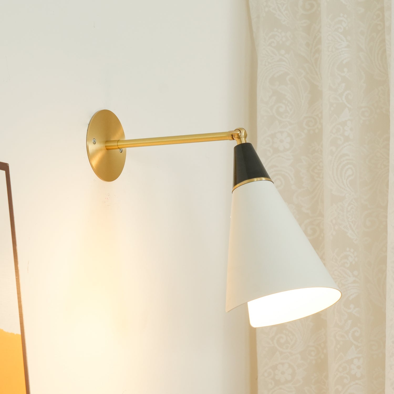 Petite Magari Wall Lamp - Blowlighting