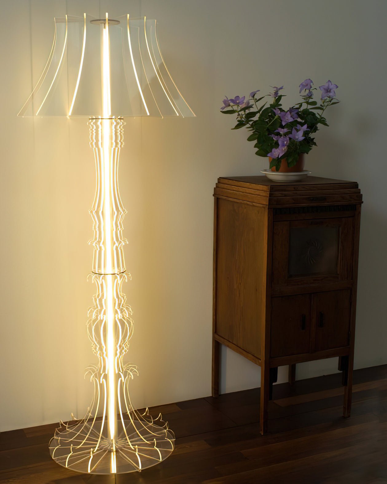 Elmariel Sculptural Acrylic Table Lamp - Blowlighting