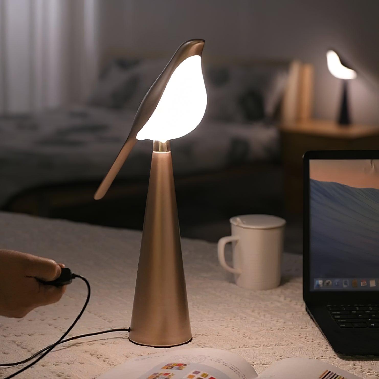 Magpie Art Table Lamp - Blowlighting