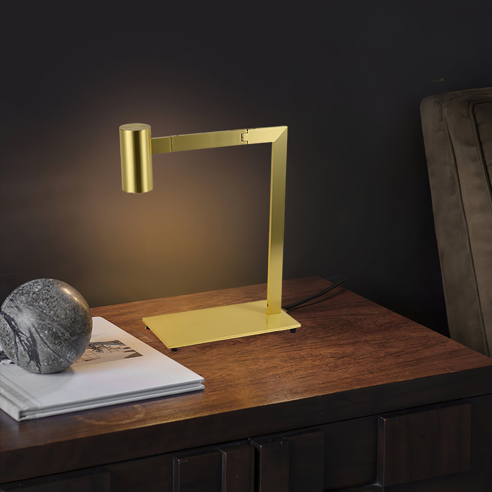 Mahari Table Lamp - Blowlighting