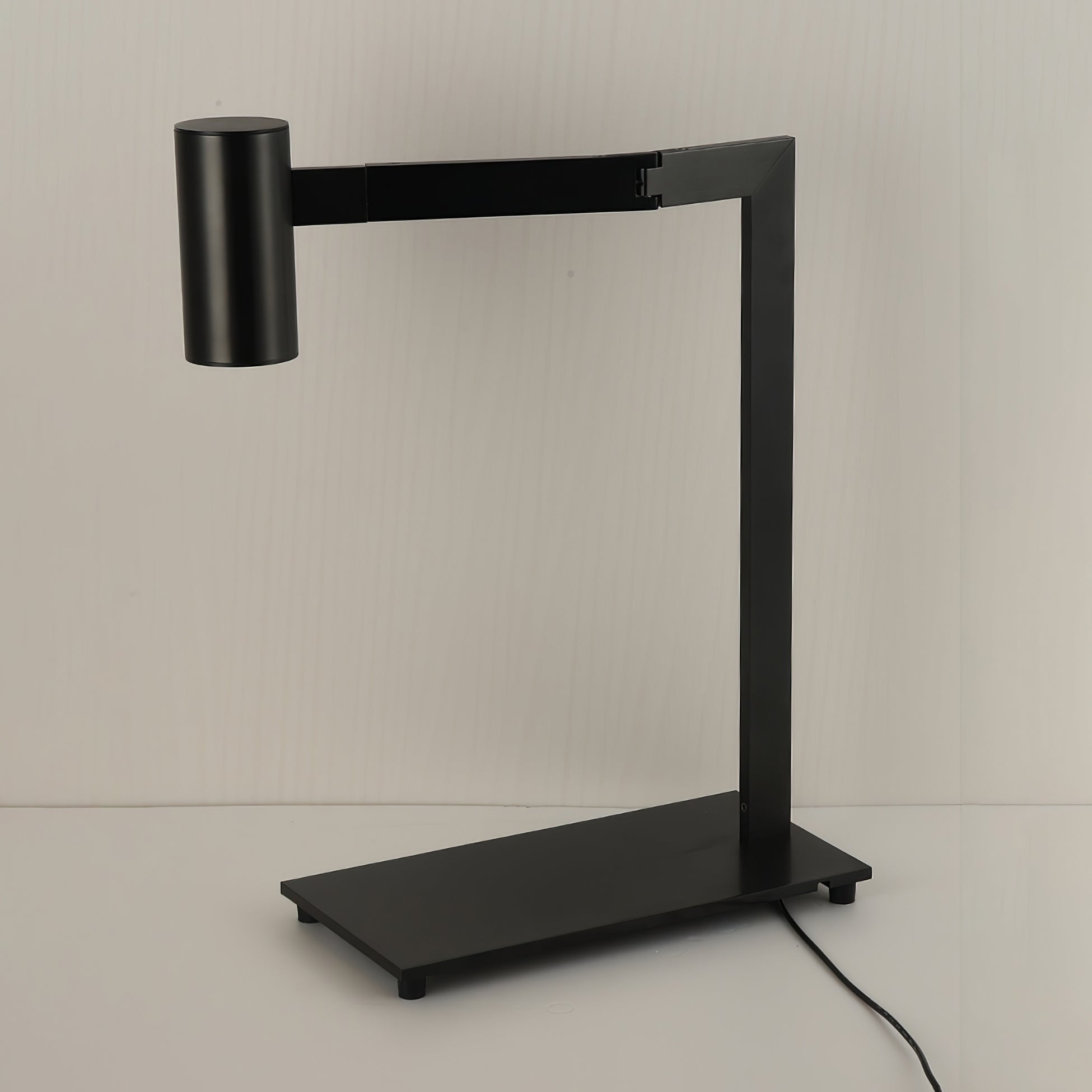 Mahari Table Lamp - Blowlighting