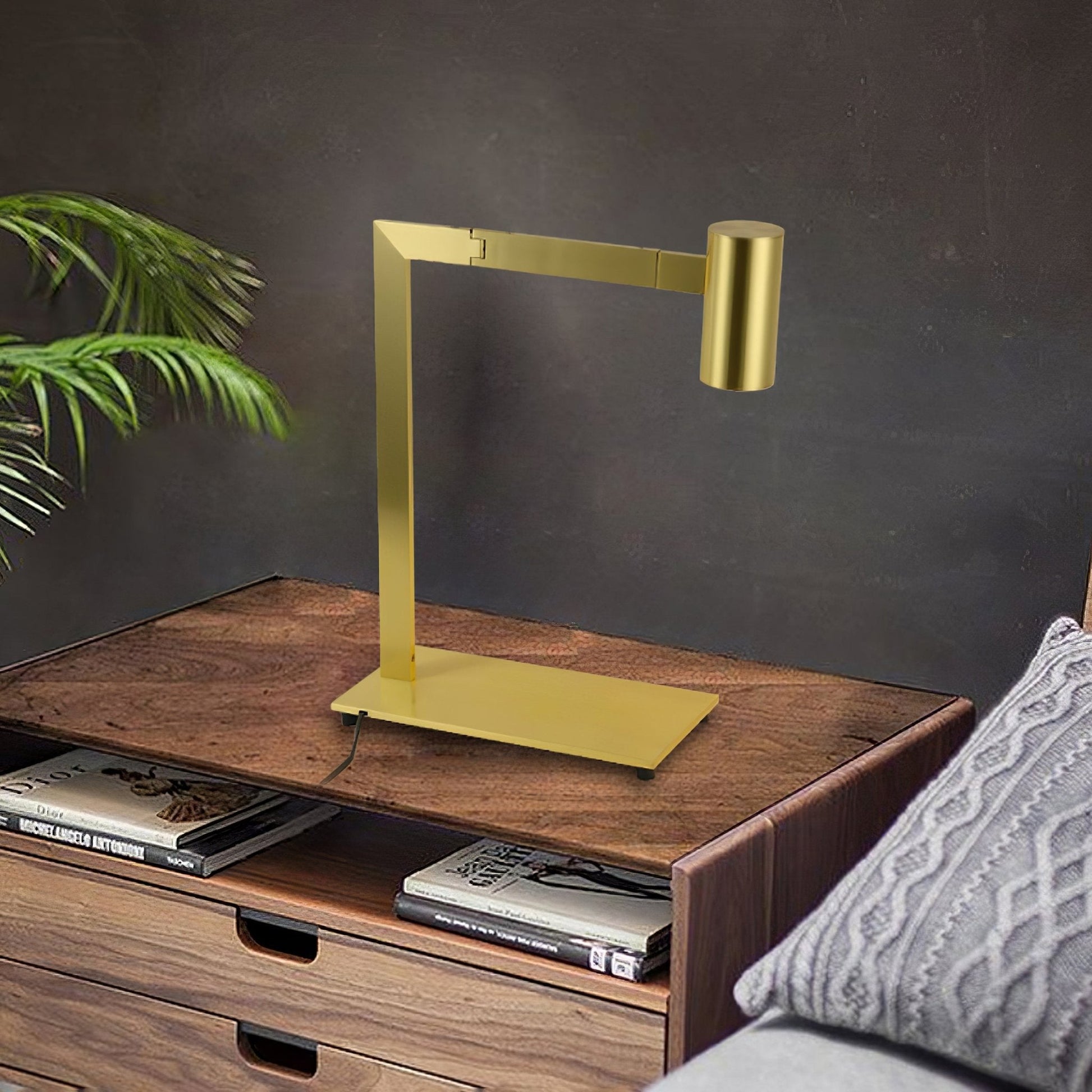 Mahari Table Lamp - Blowlighting
