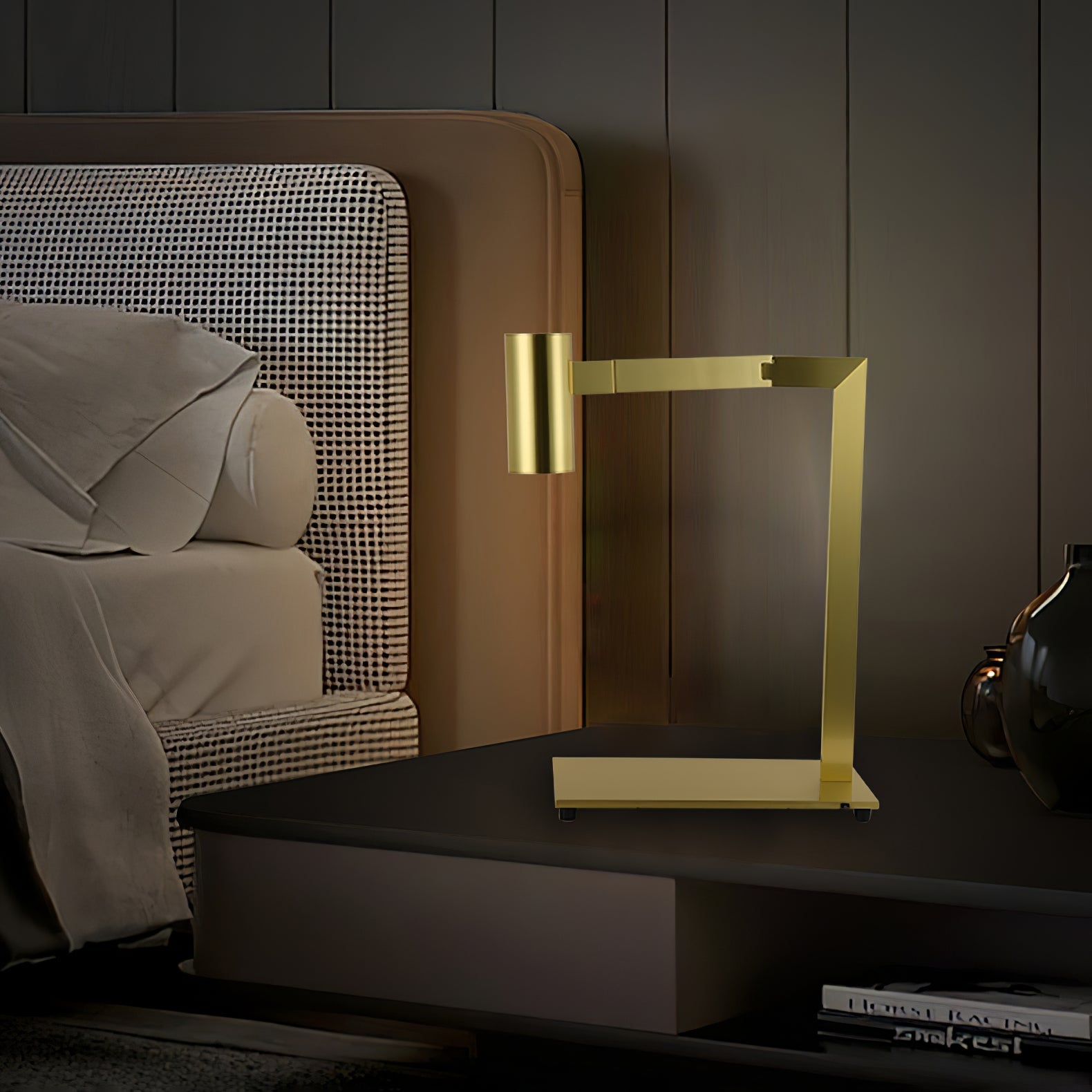 Mahari Table Lamp - Blowlighting