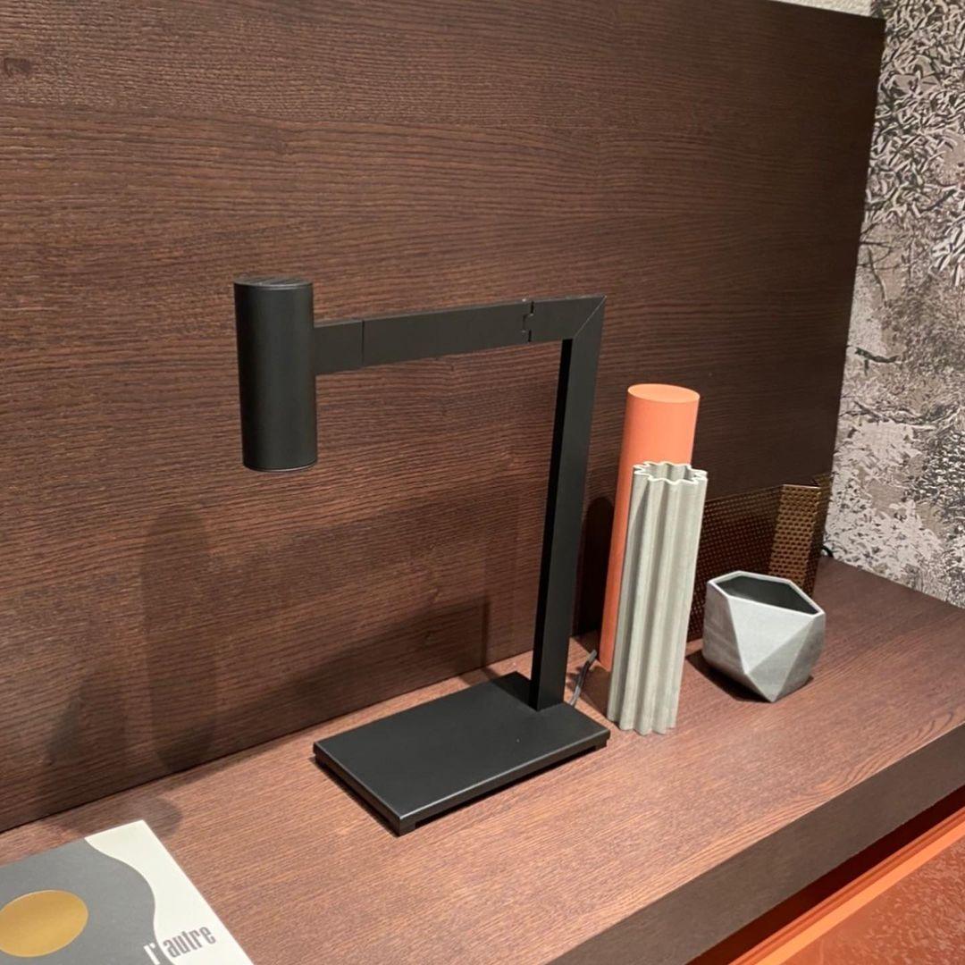 Mahari Table Lamp - Blowlighting