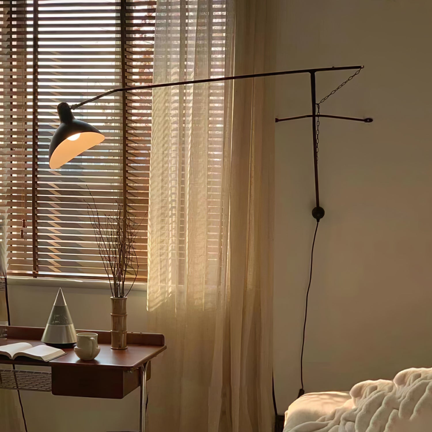 Mantis Arm Wall Lamp - Blowlighting