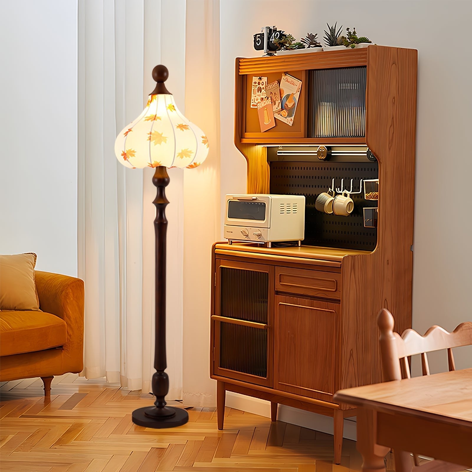 Maple Pear Floor Lamp - Blowlighting