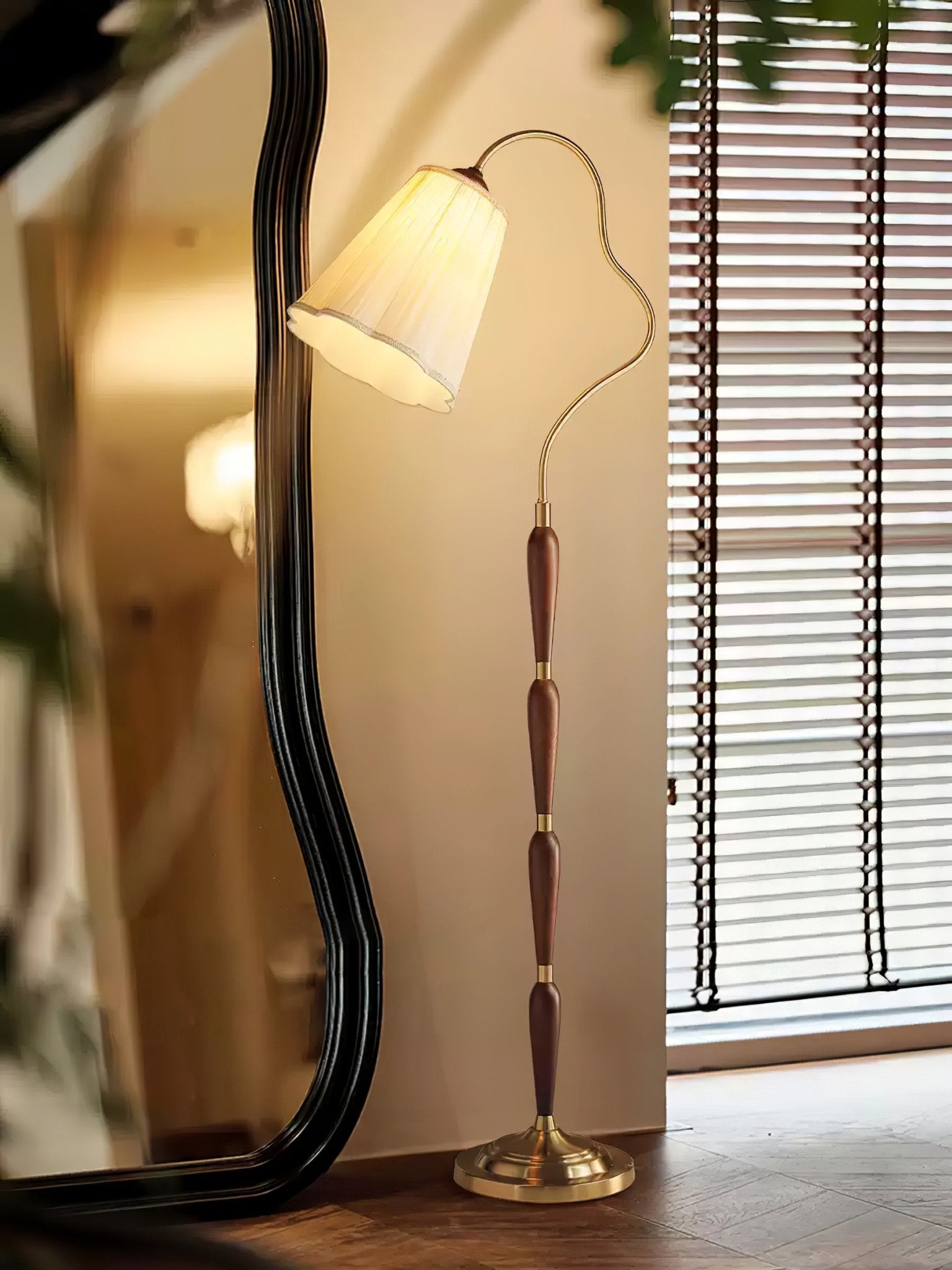 Marcellus Arc Floor Lamp - Blowlighting