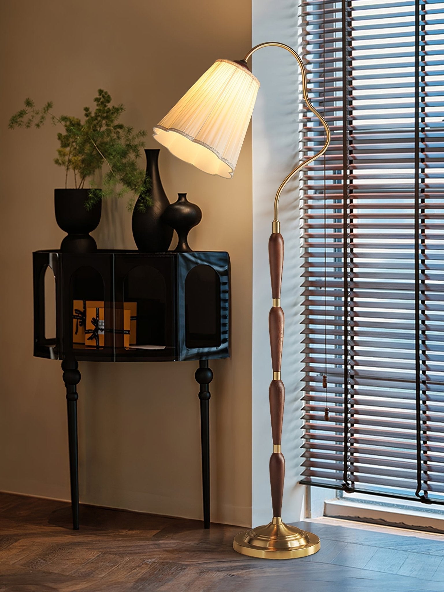 Marcellus Arc Floor Lamp - Blowlighting