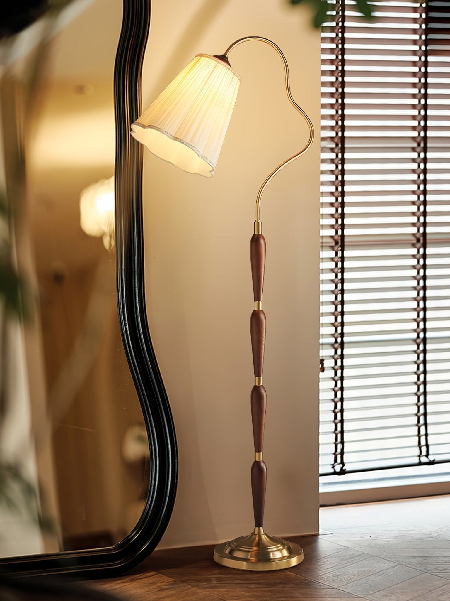 Marcellus Arc Floor Lamp - Blowlighting