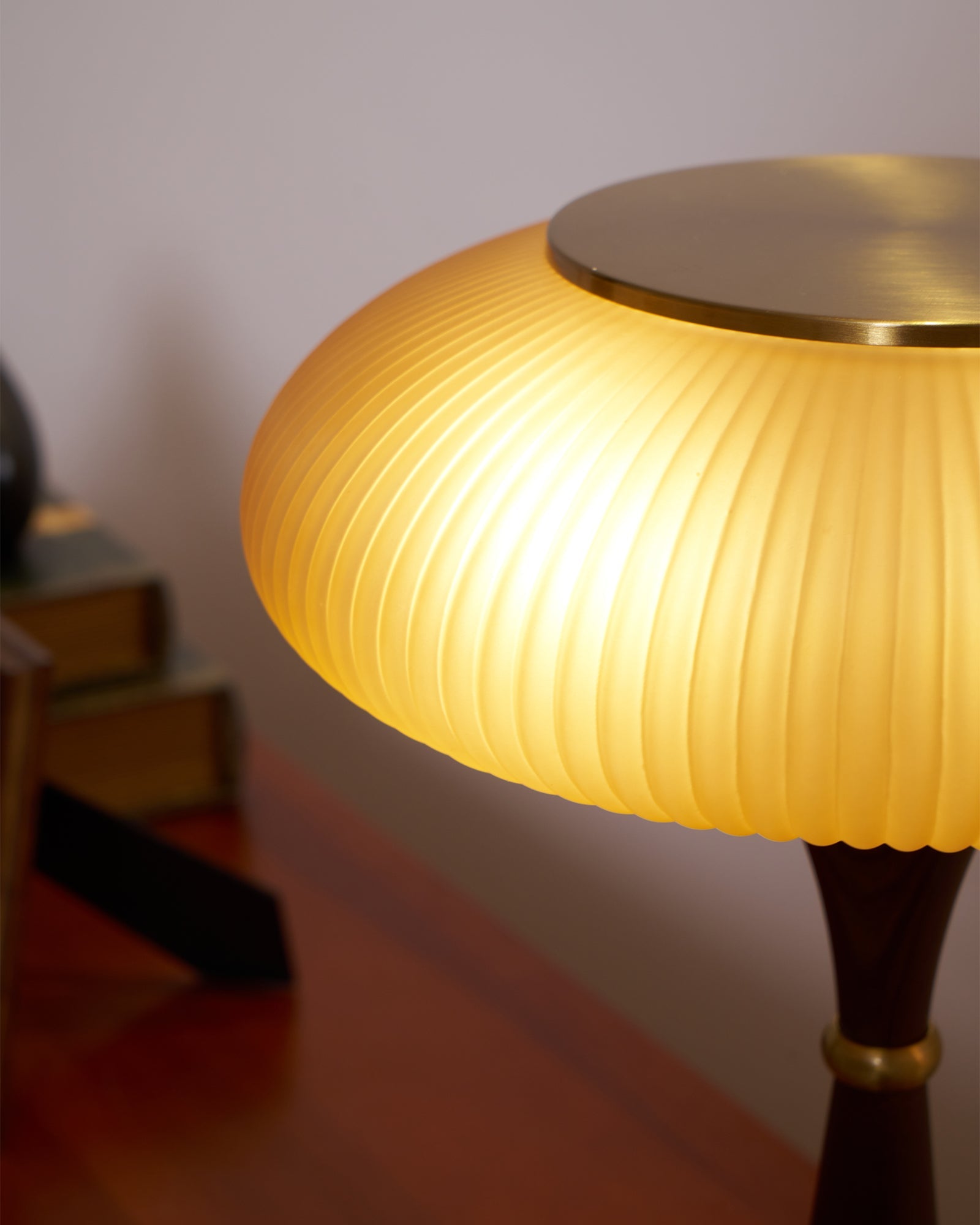 Matsutake Table Lamp - Blowlighting