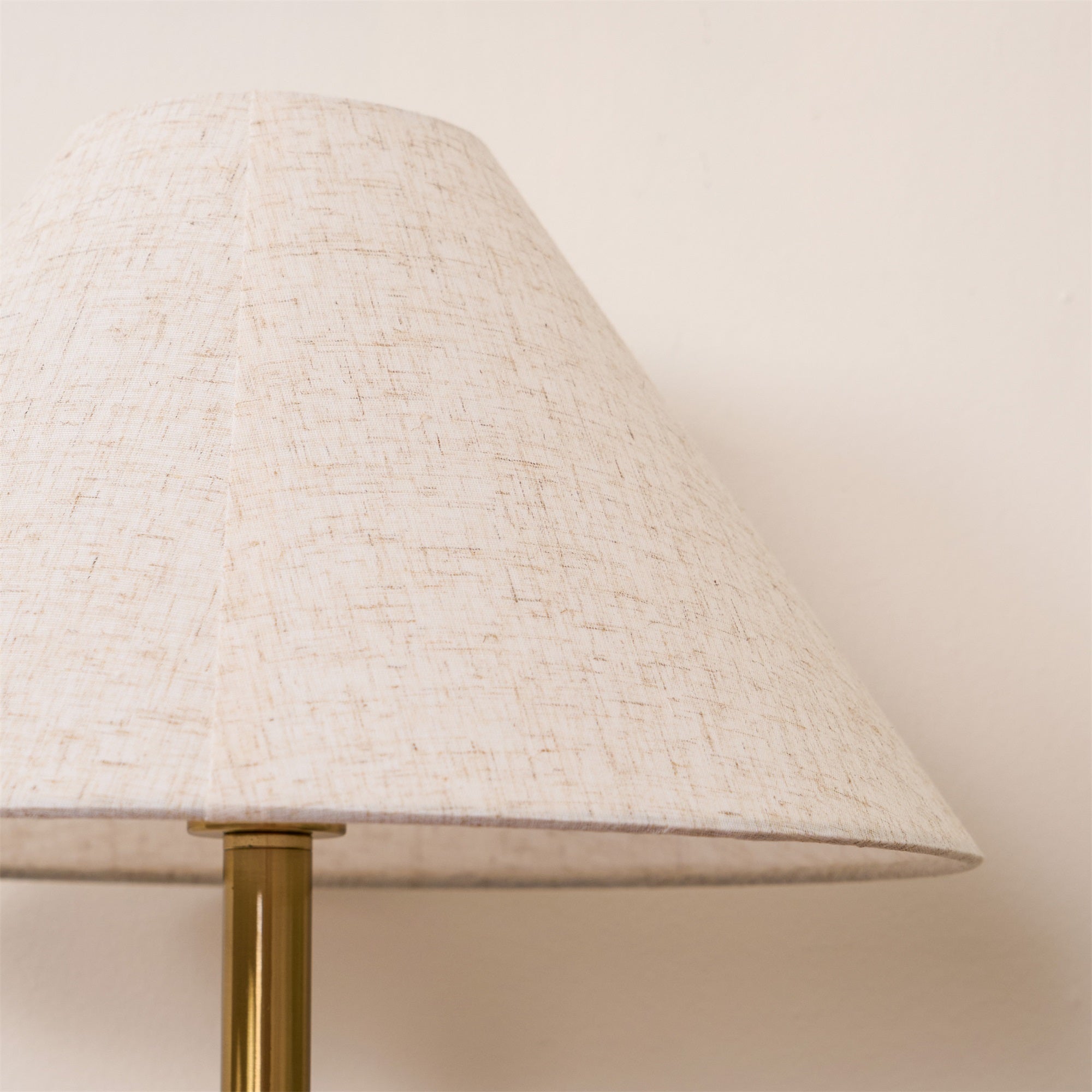 Lloyd Table Lamp - Blowlighting